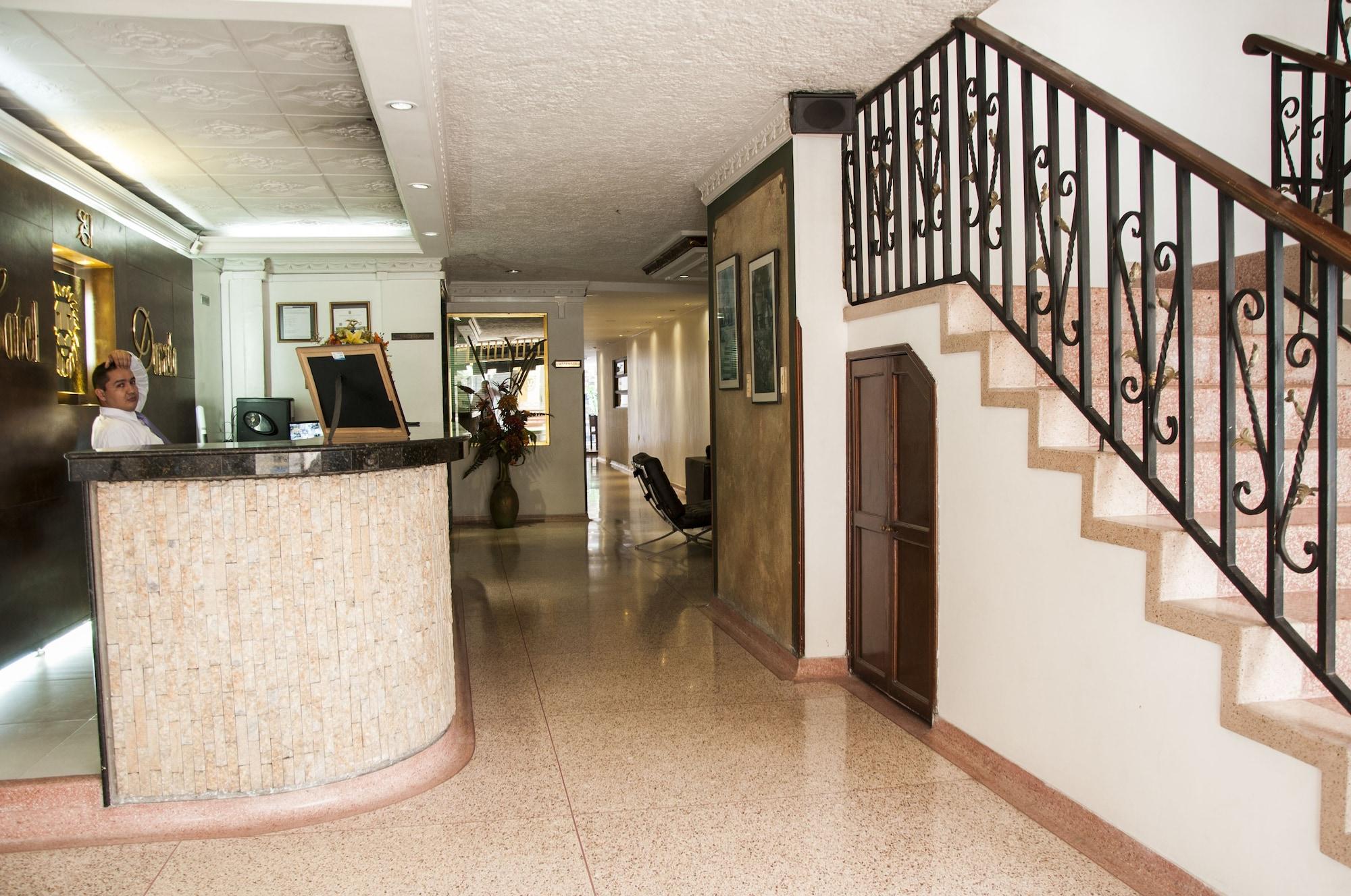 Vista Exterior Hotel León Dorado