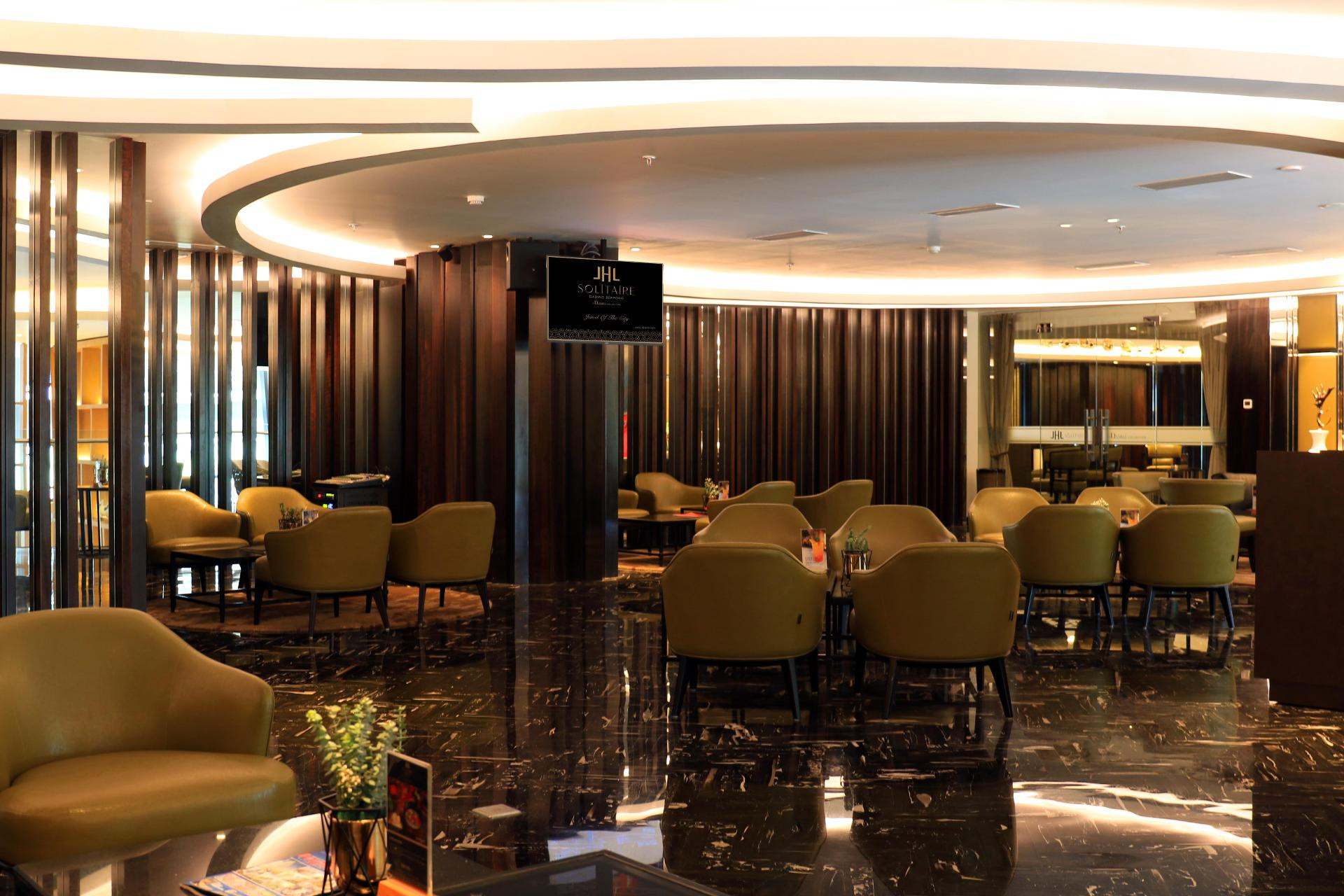 Bar/Salón JHL Solitaire Gading Serpong