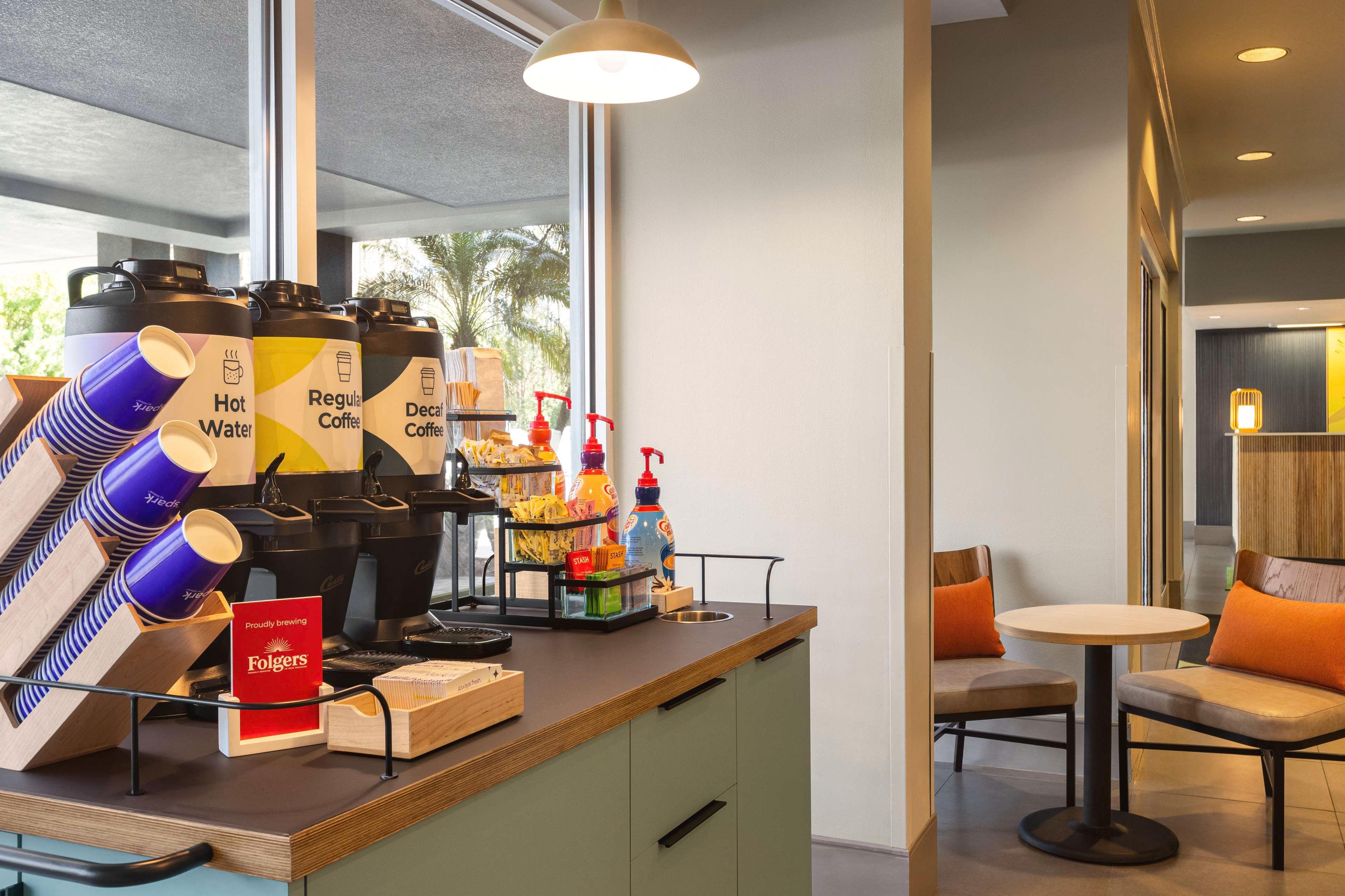 Vista Lobby Spark by Hilton Orlando Universal Blvd