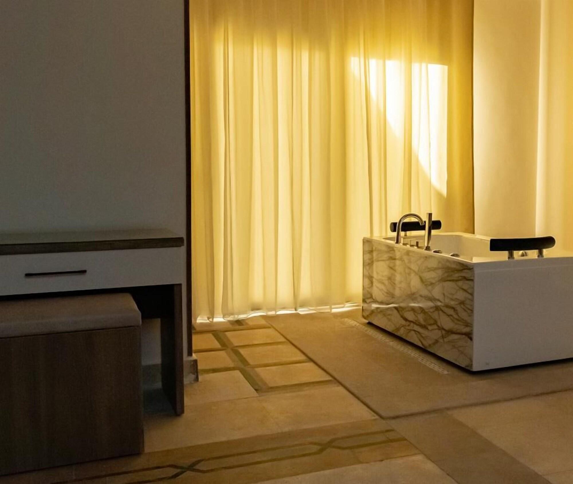 Spa Narmer Pyramids View