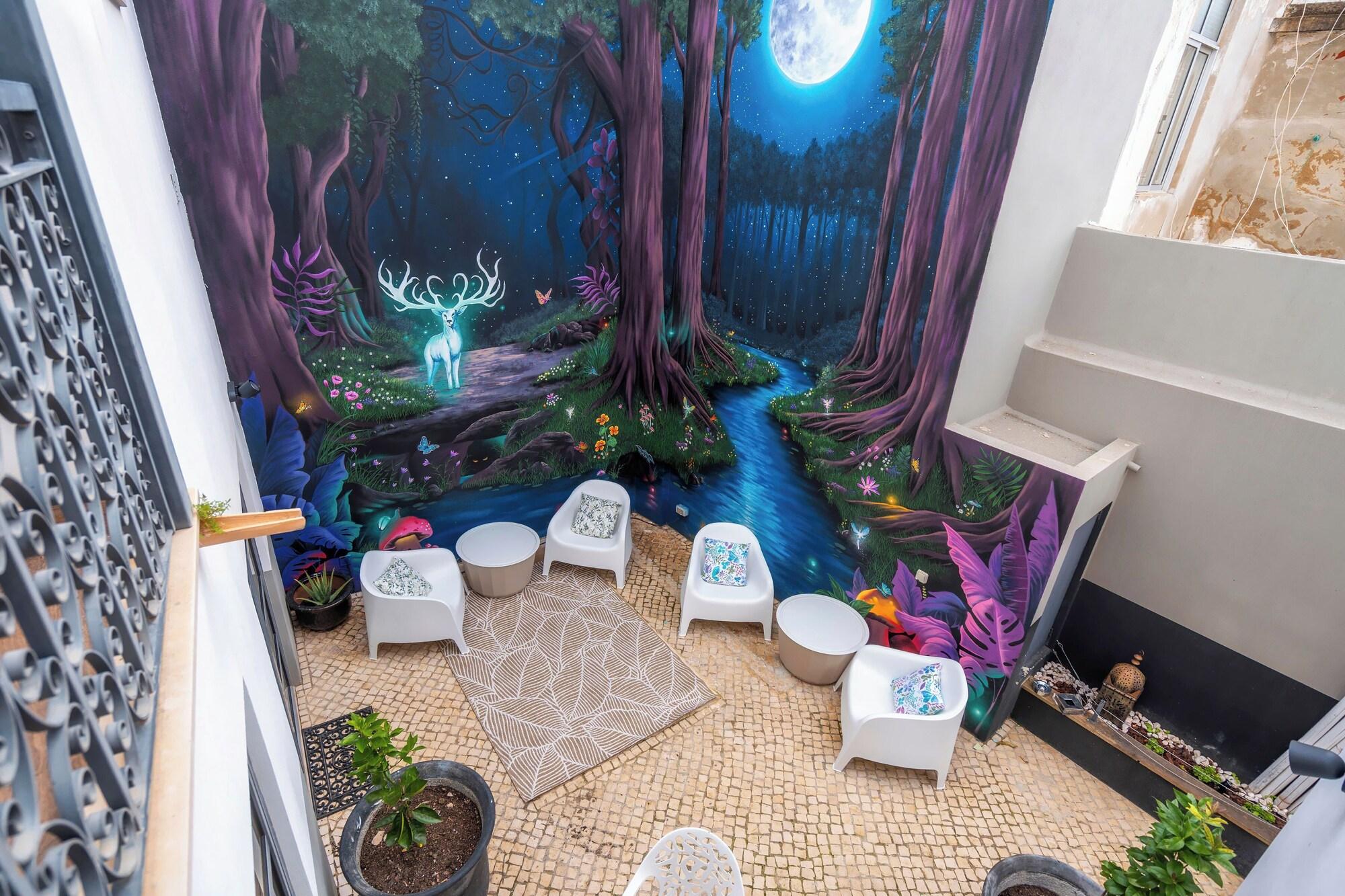 Varios Oakmoon House