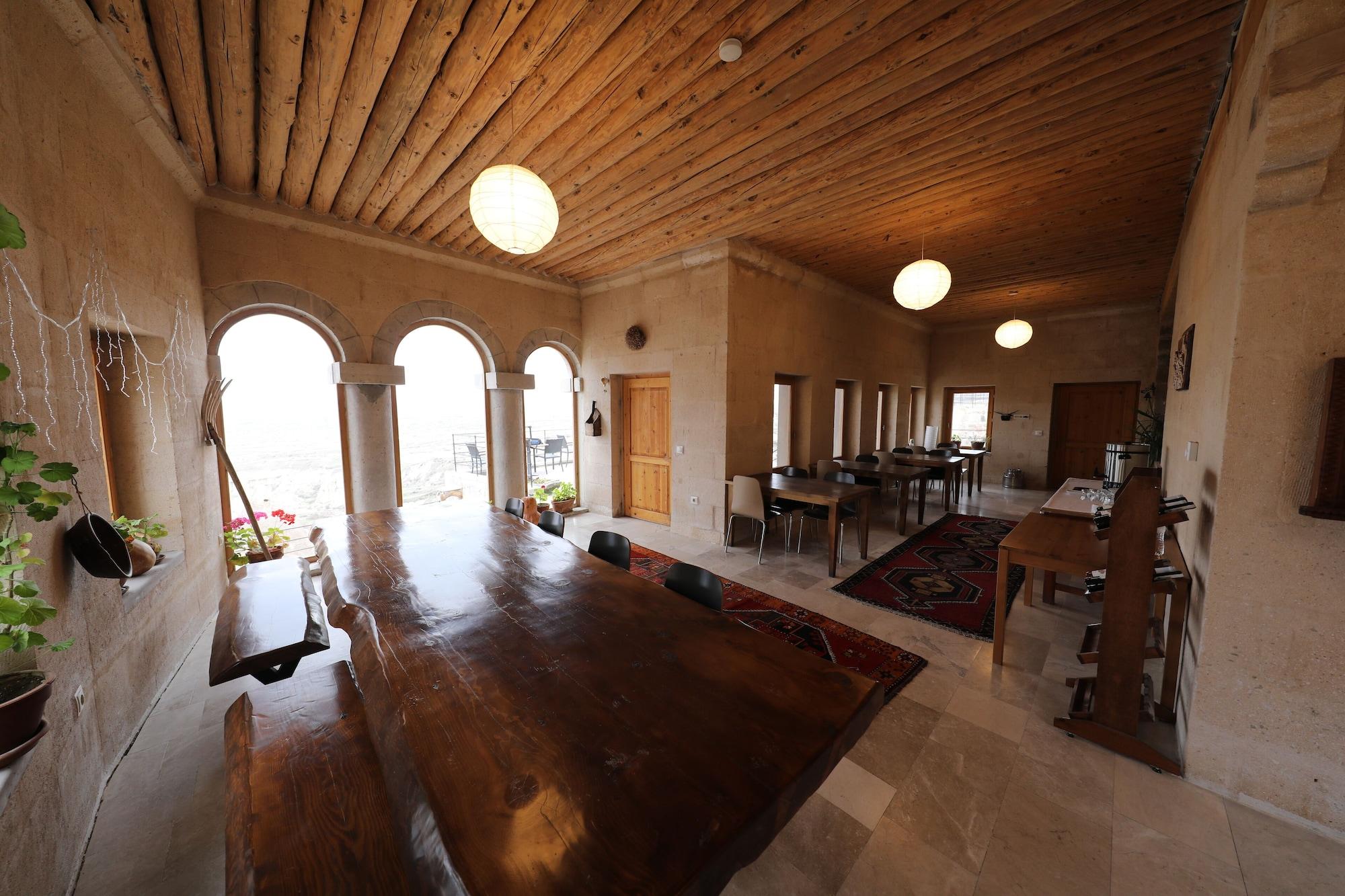 Restaurant Helike Cave Suites