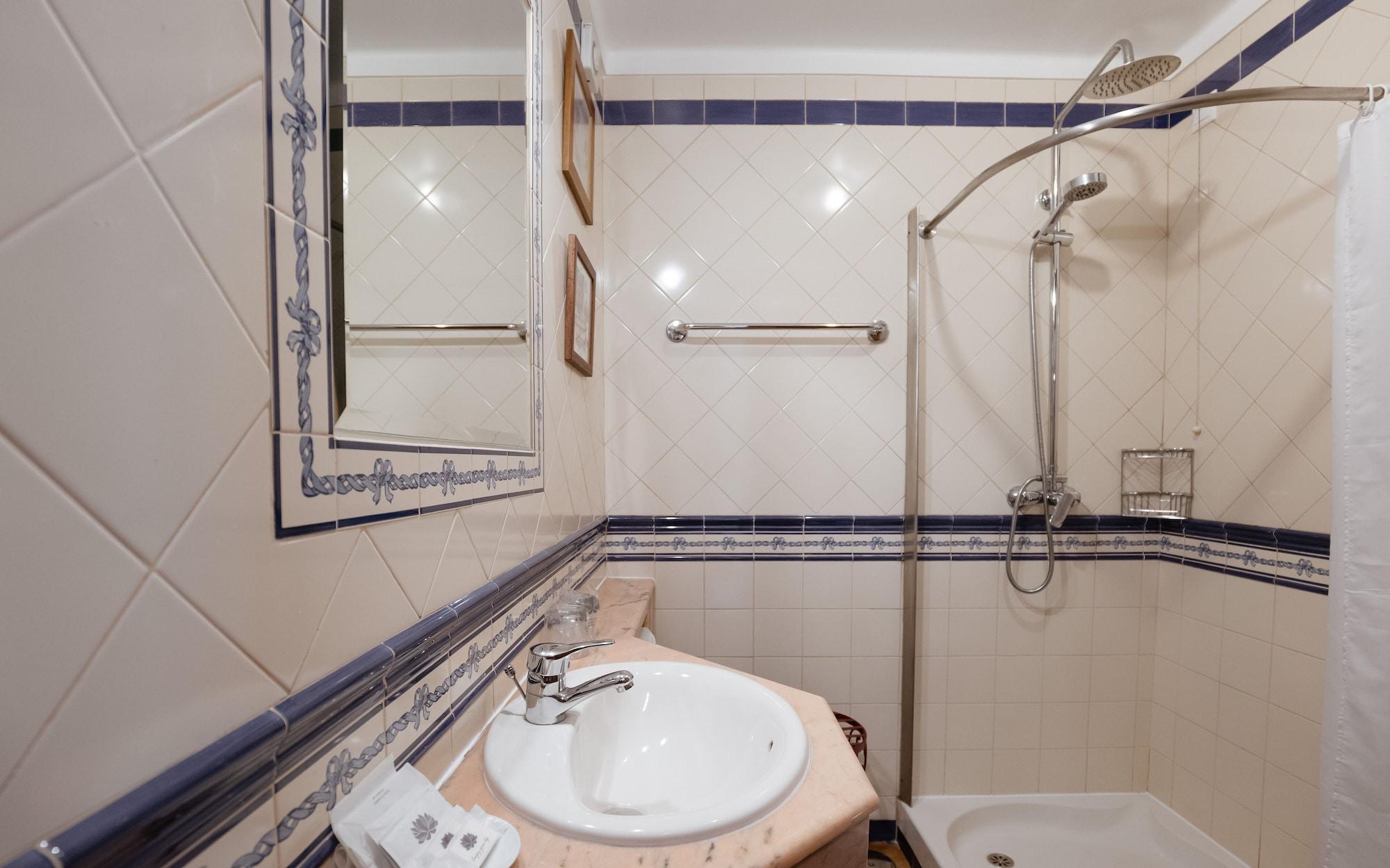 Equipamiento de Habitación Casa de Sao Thiago d' Obidos