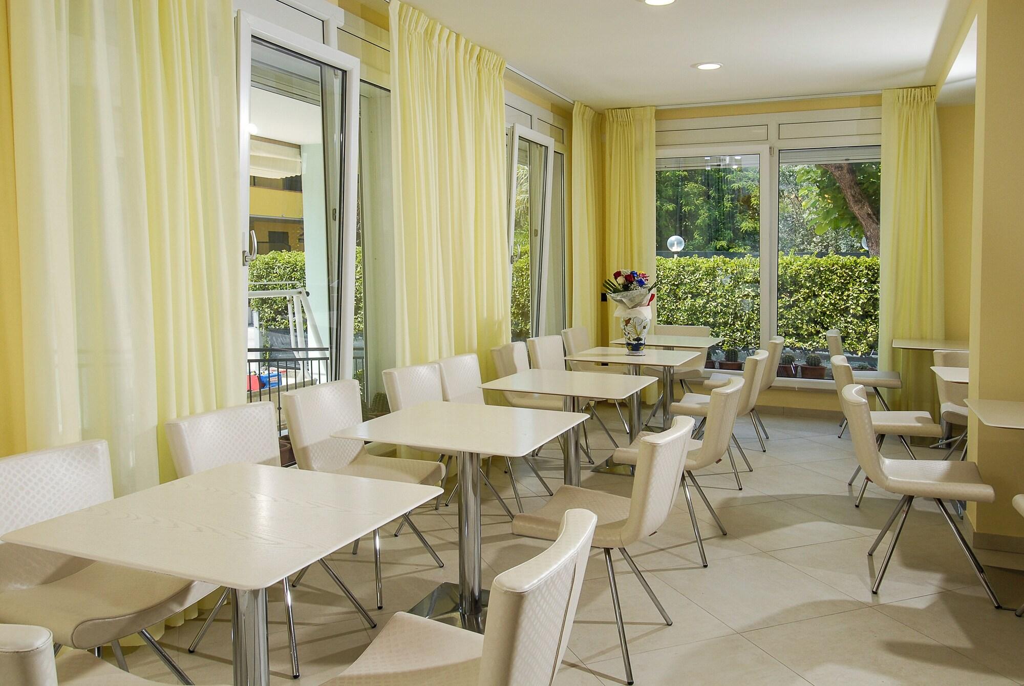 Vista Lobby Bahamas Residence