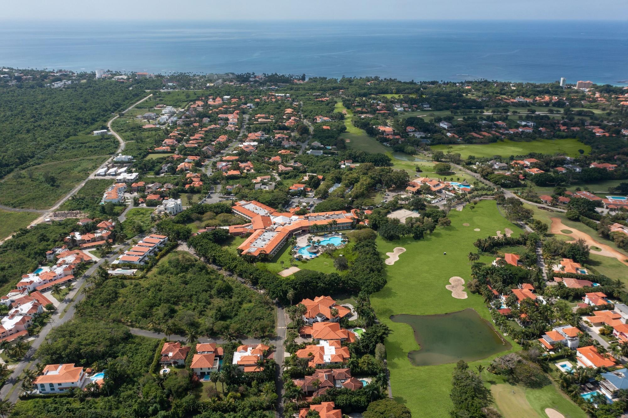 Vista Exterior Hodelpa Garden Suites Golf & Convention Center
