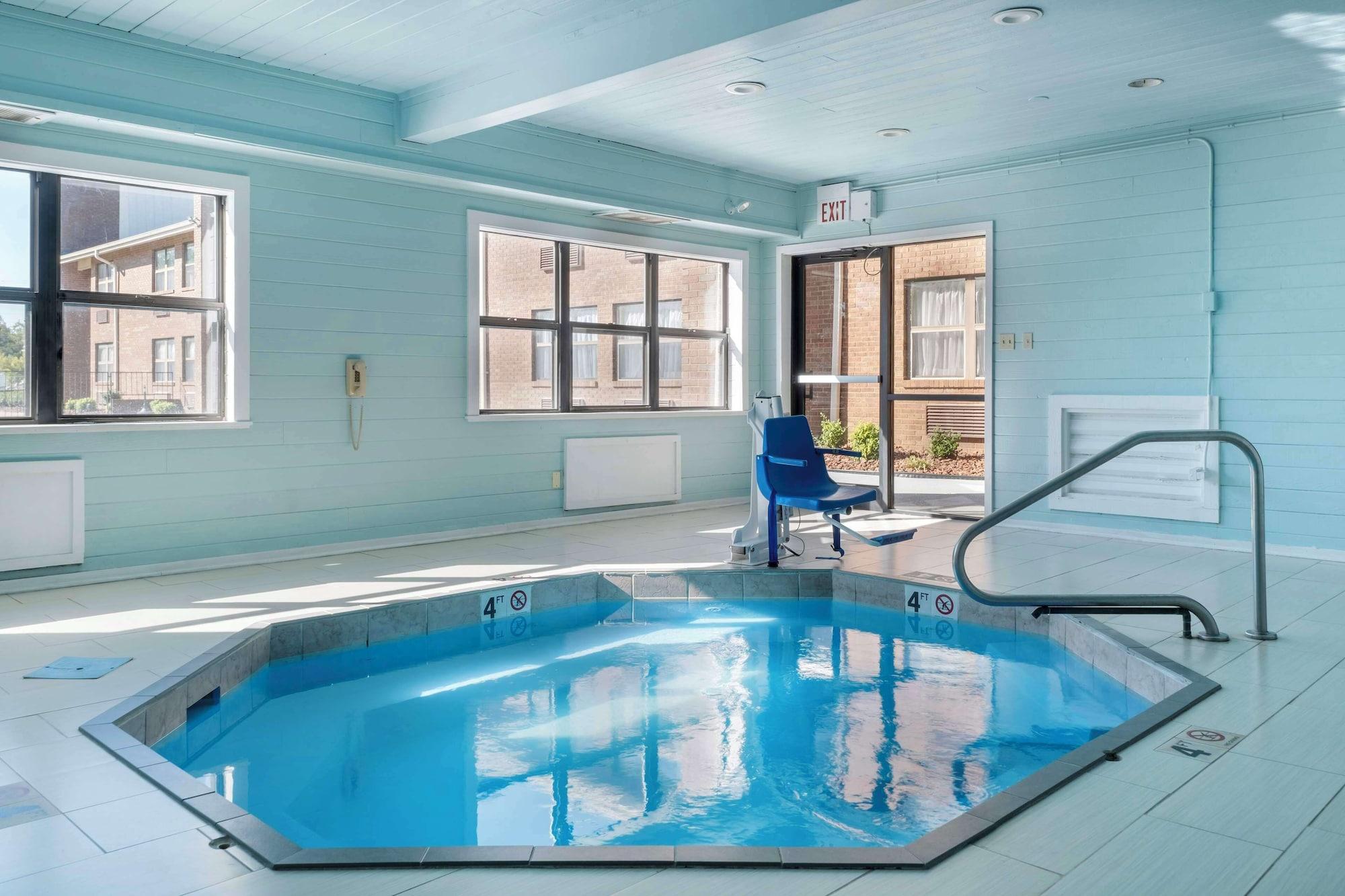Vista Piscina Best Western Campbellsville Inn