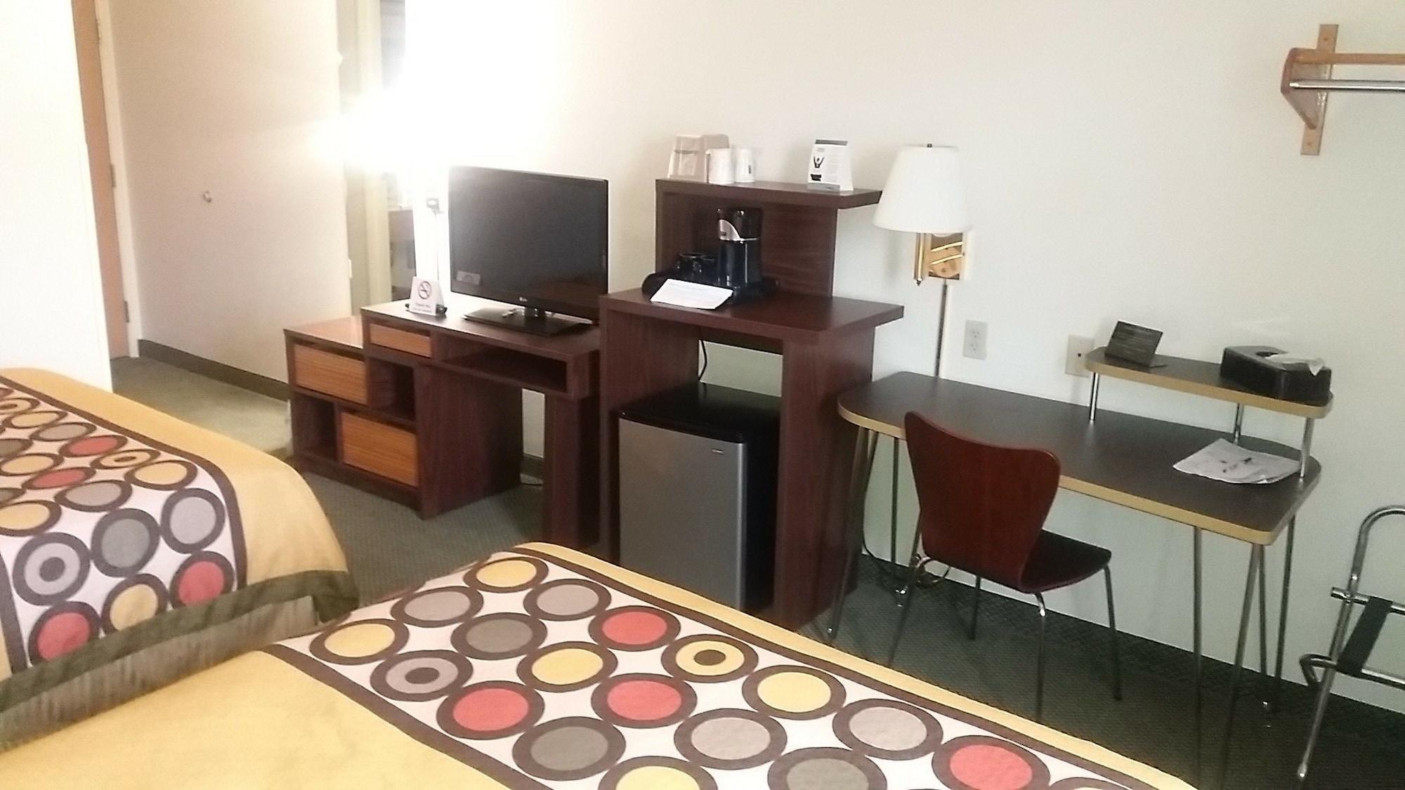 Equipamiento de Habitación Super 8 by Wyndham West Middlesex/Sharon Area