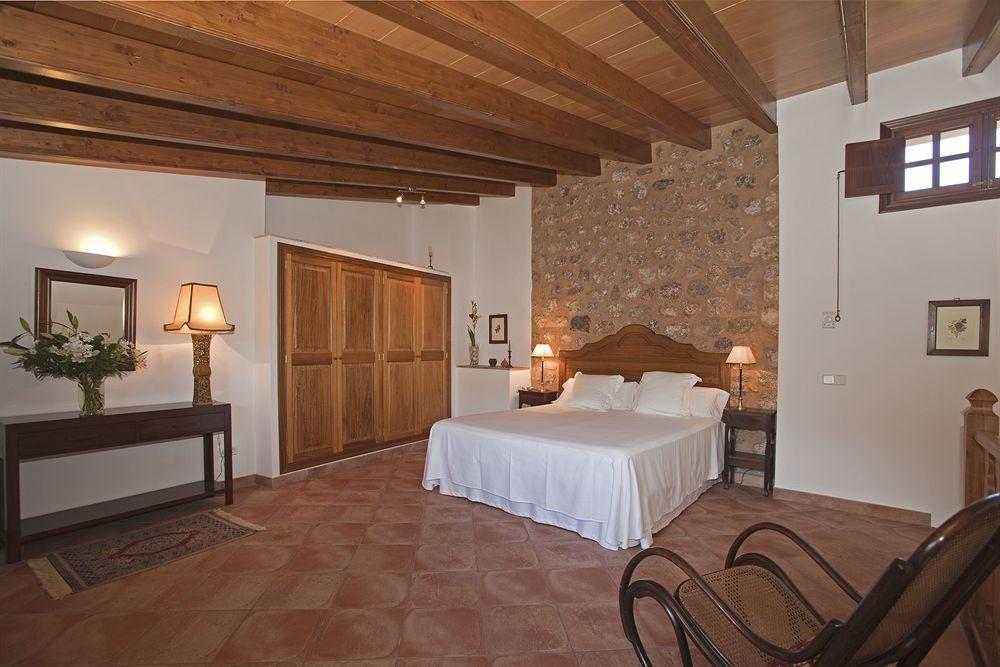 Habitación Finca Ca´s Curial