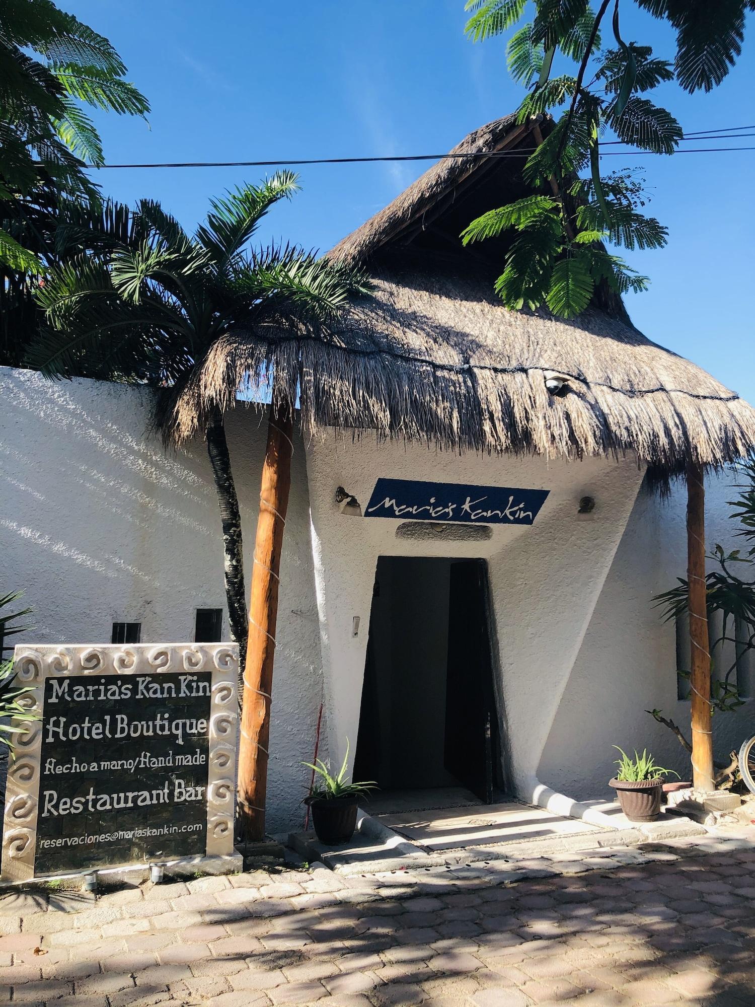 Vista Exterior Maria's Kan Kin with Private Beach