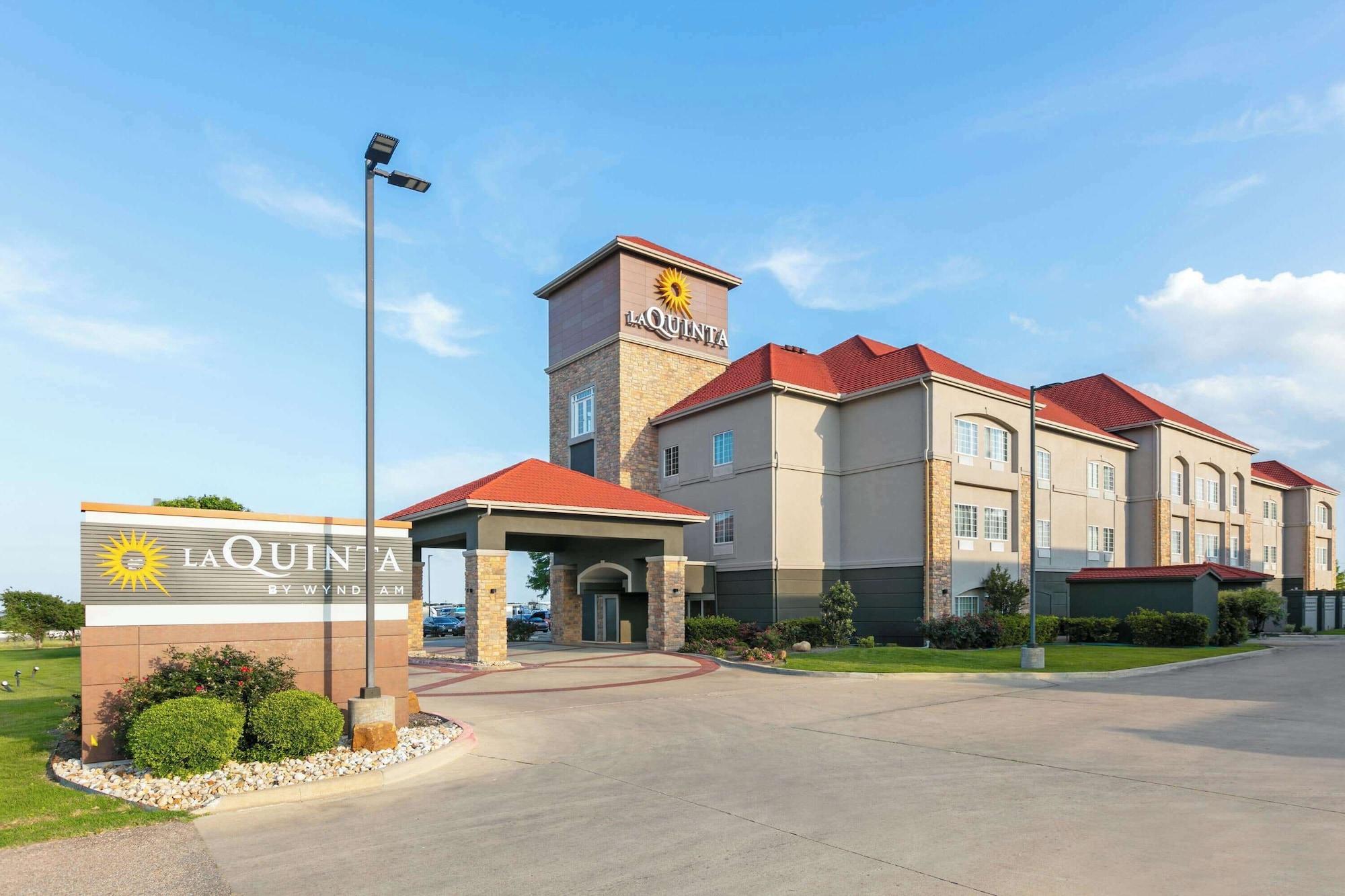Vista Exterior La Quinta Inn & Suites by Wyndham Belton - Temple South