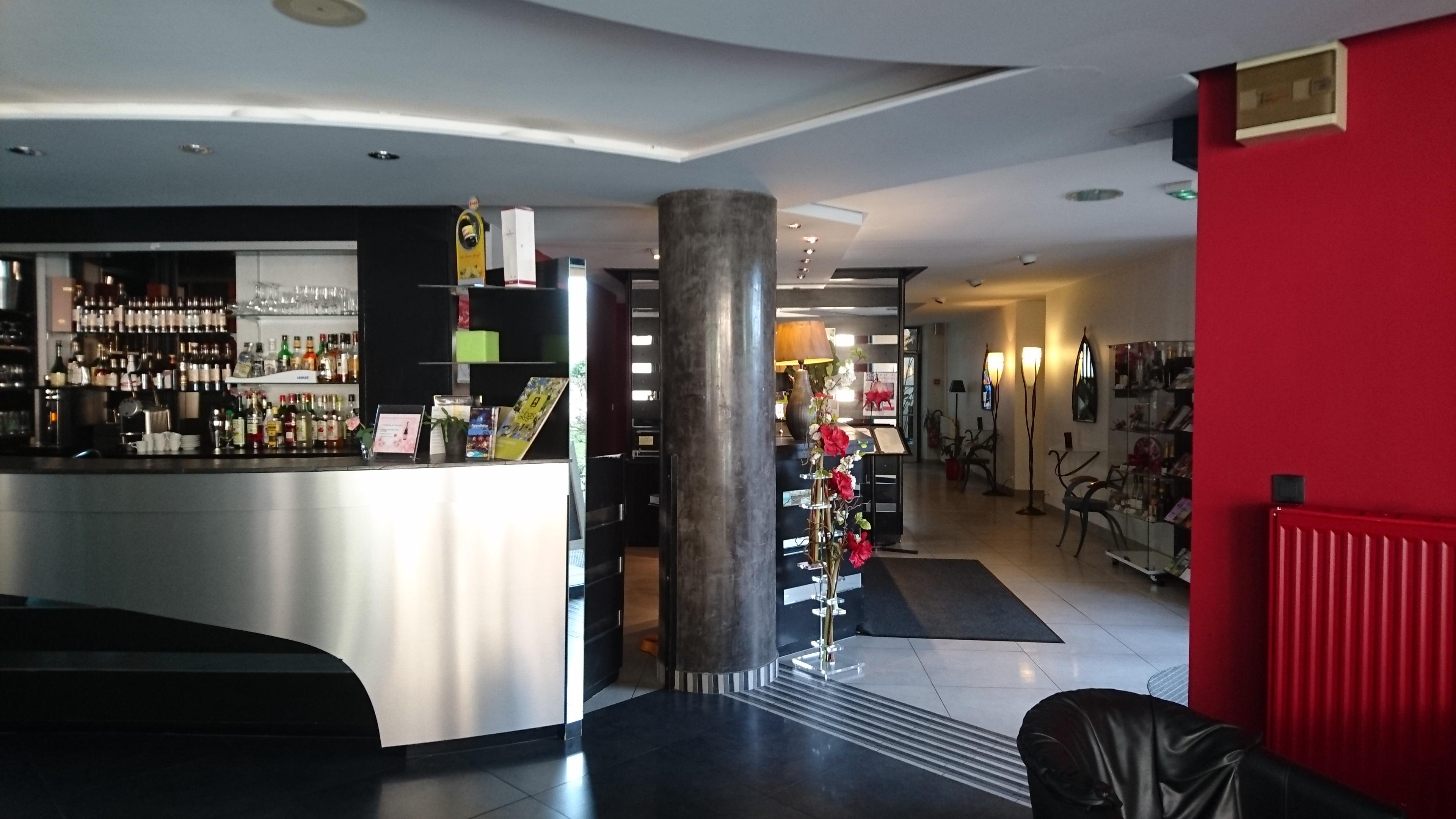 Vista Lobby Logis Hotel Spa Parenthese