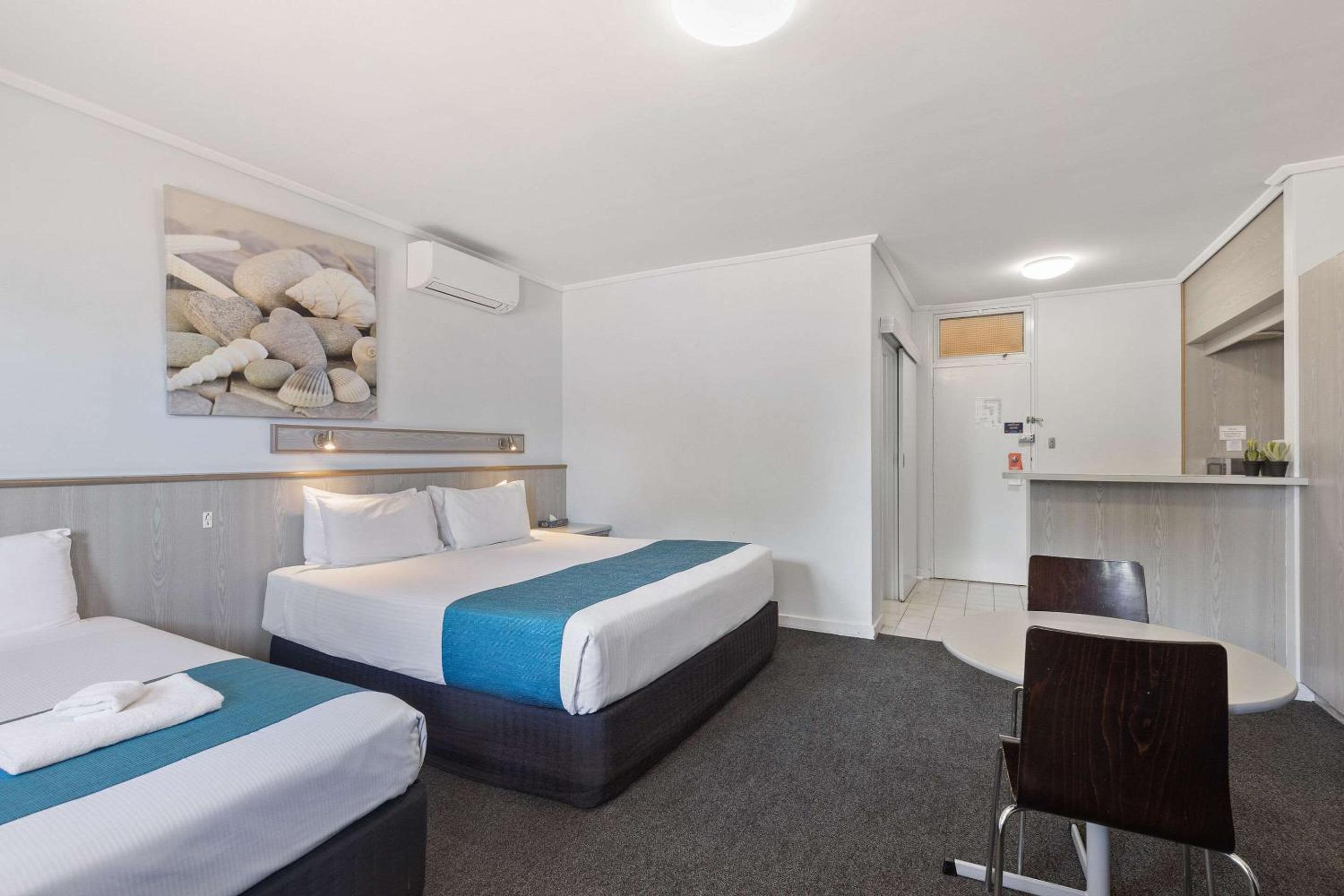 Vista Exterior Comfort Inn Glenelg