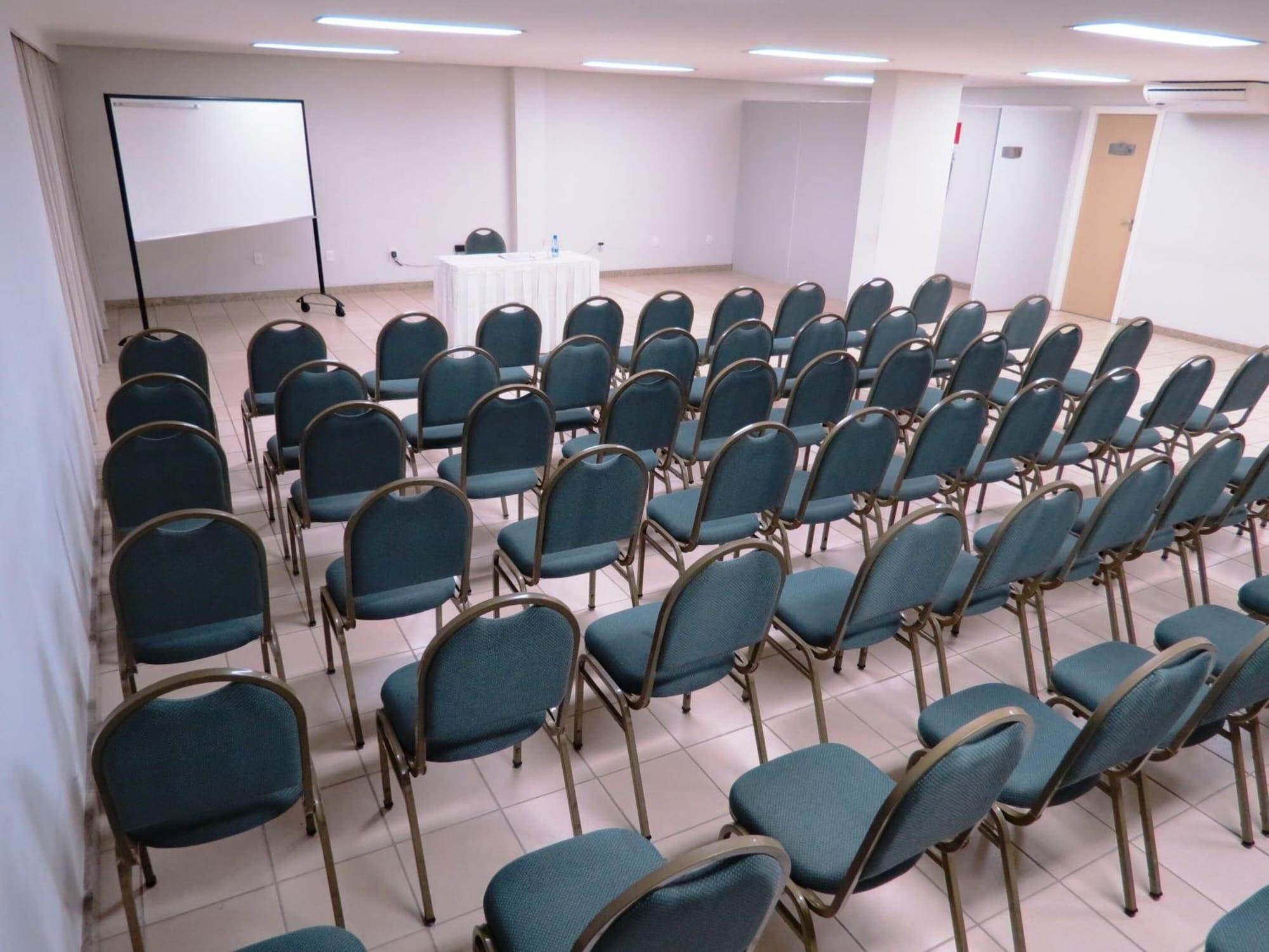 Sala de Reuniones Steel Valley Hotel