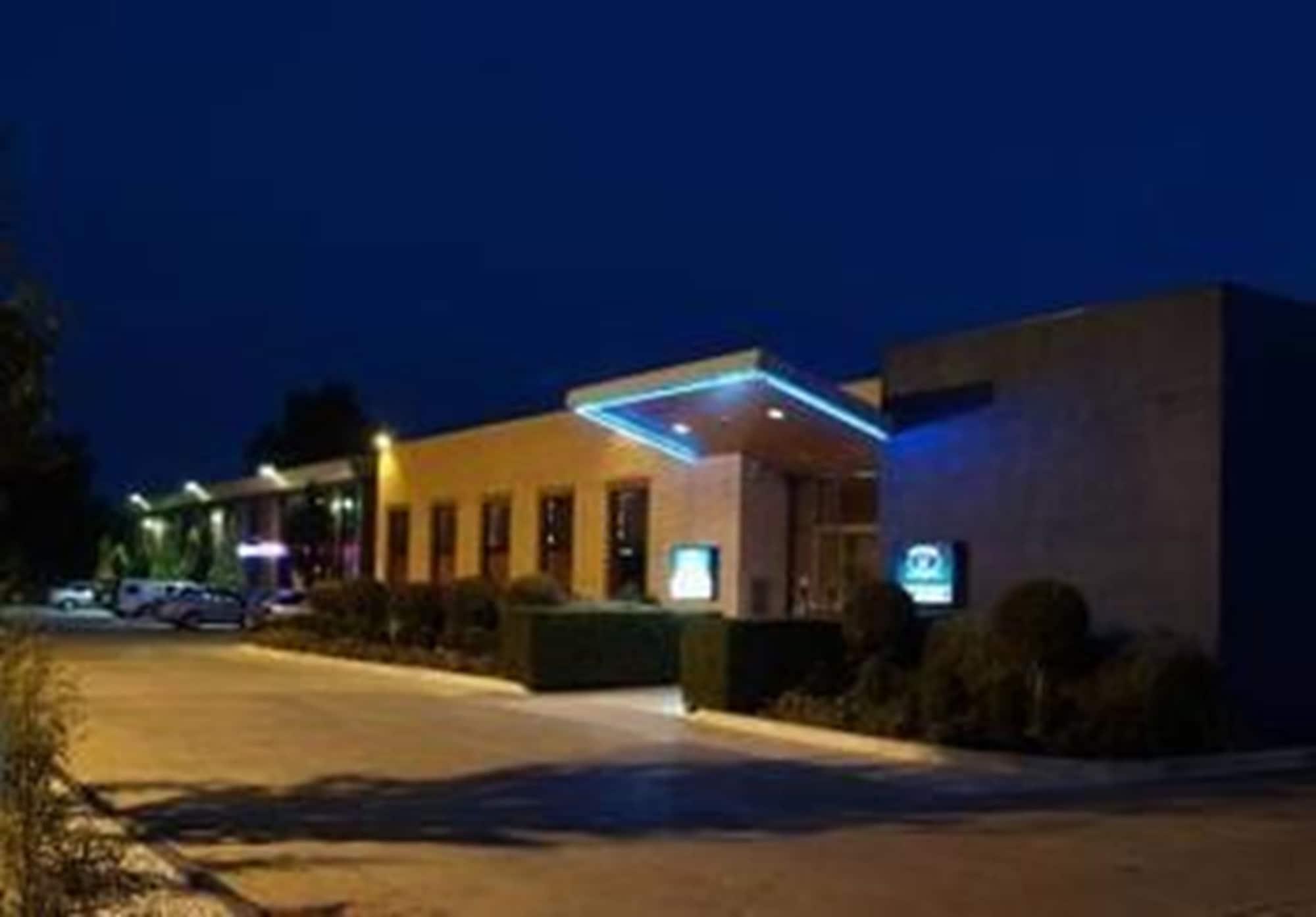 Vista Exterior Club Laverton Motel