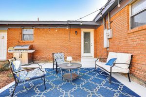 Alquiler Vacacional - Patio & Fenced Yard: Newly Renovated Hurst Home!