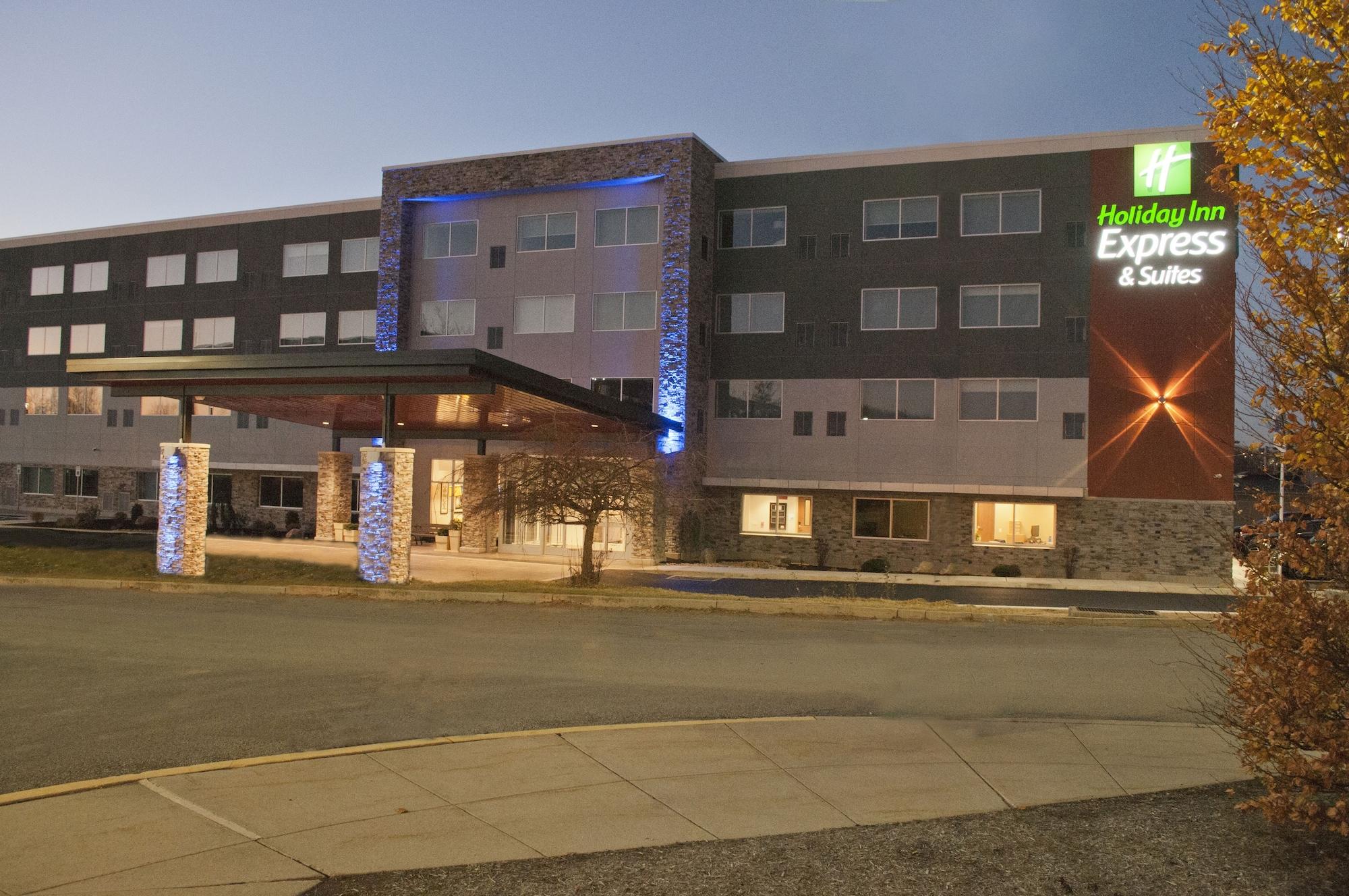 Vista Exterior Holiday Inn Express & Suites Johnstown by IHG