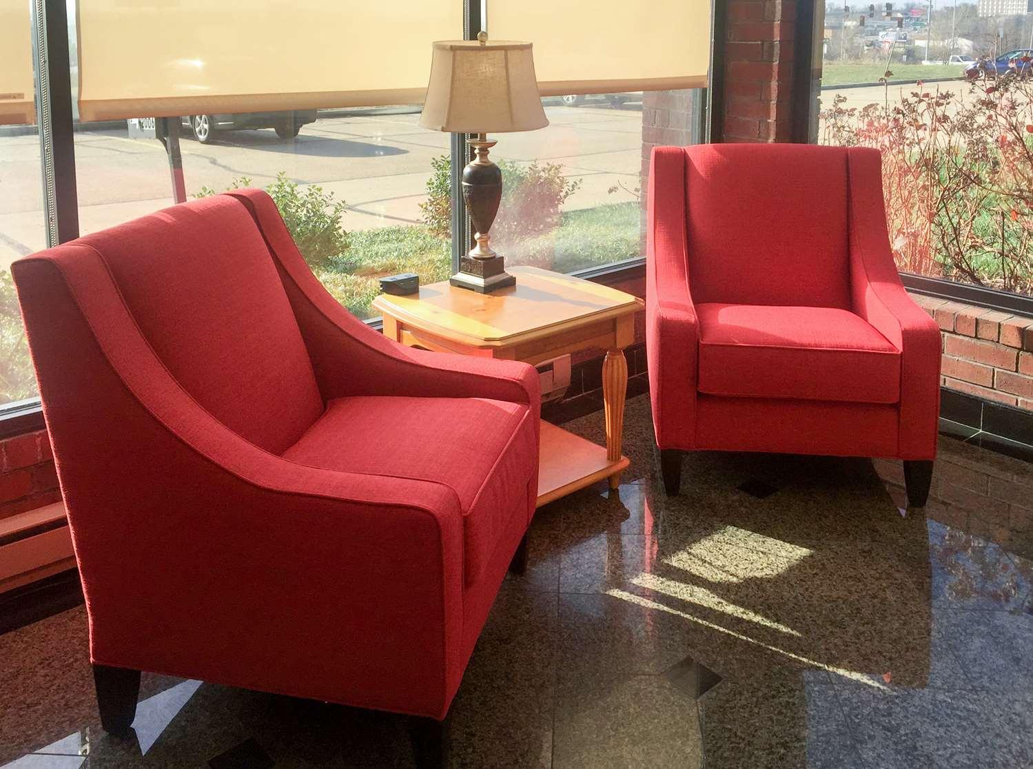 Vista Lobby Days Inn by Wyndham Rolla