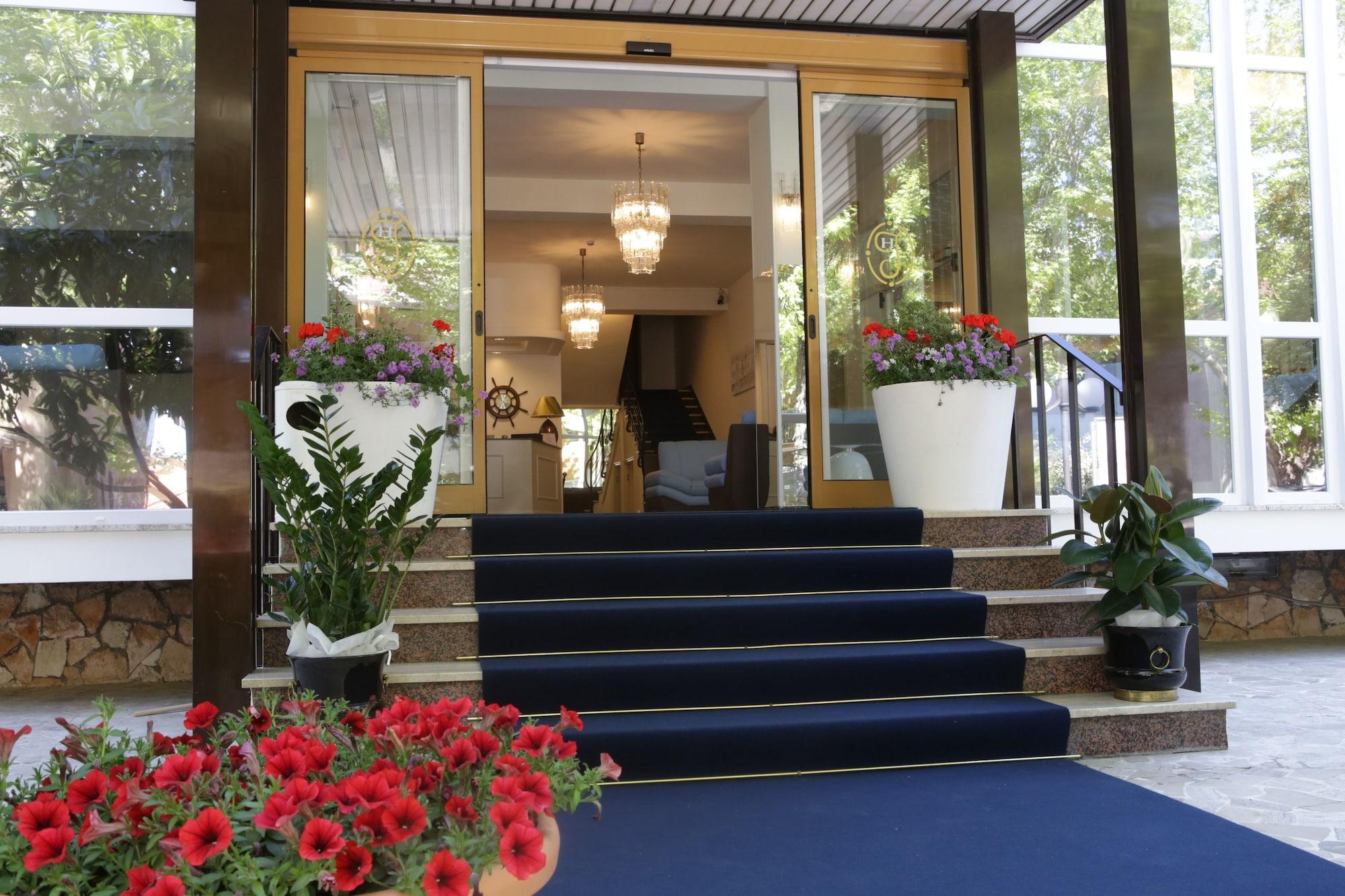 Vista Exterior New Hotel Jolie