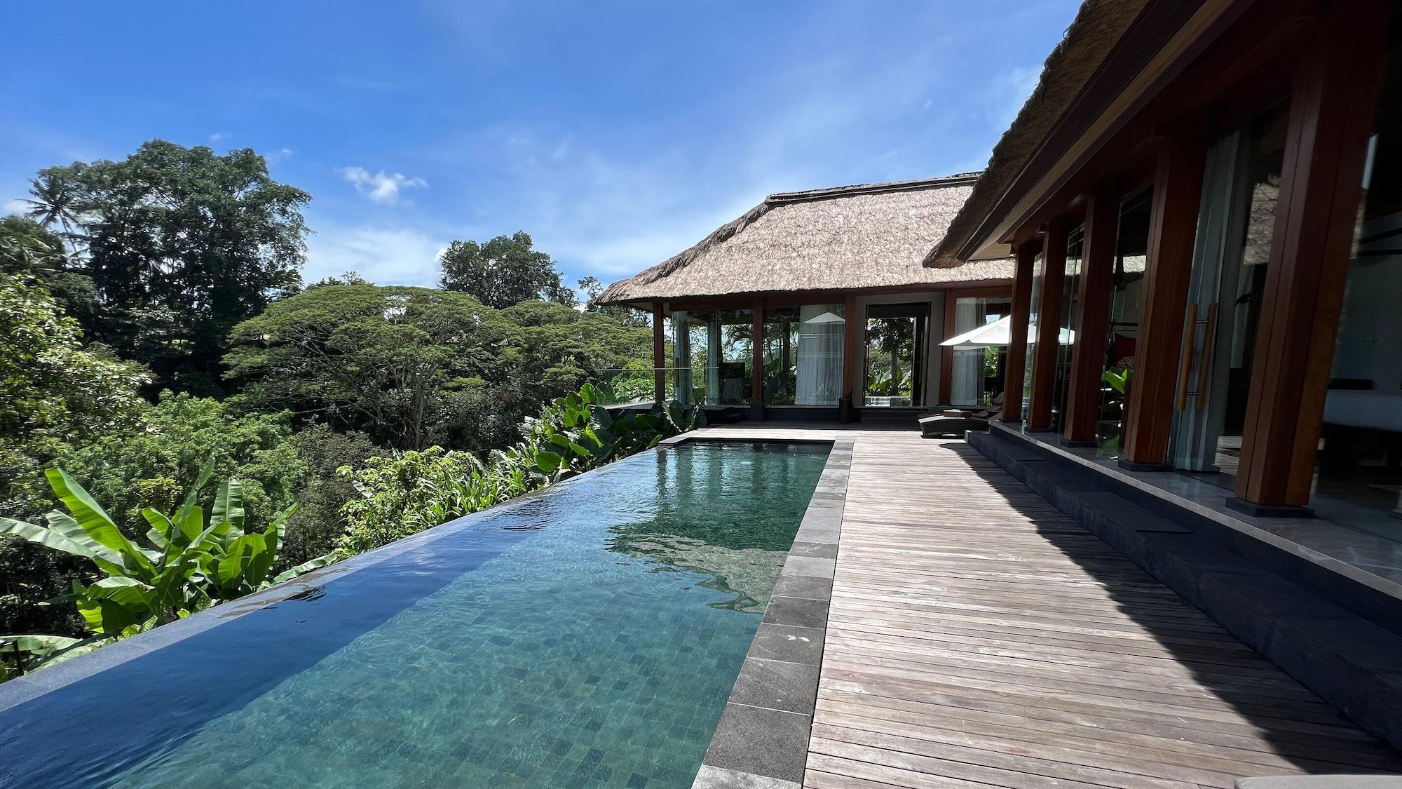 Vista Exterior Maya Ubud Resort and Spa