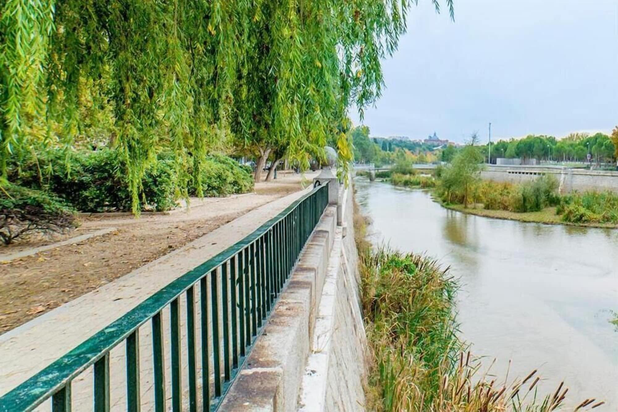 Vista Exterior Apartamentos Madrid Rio