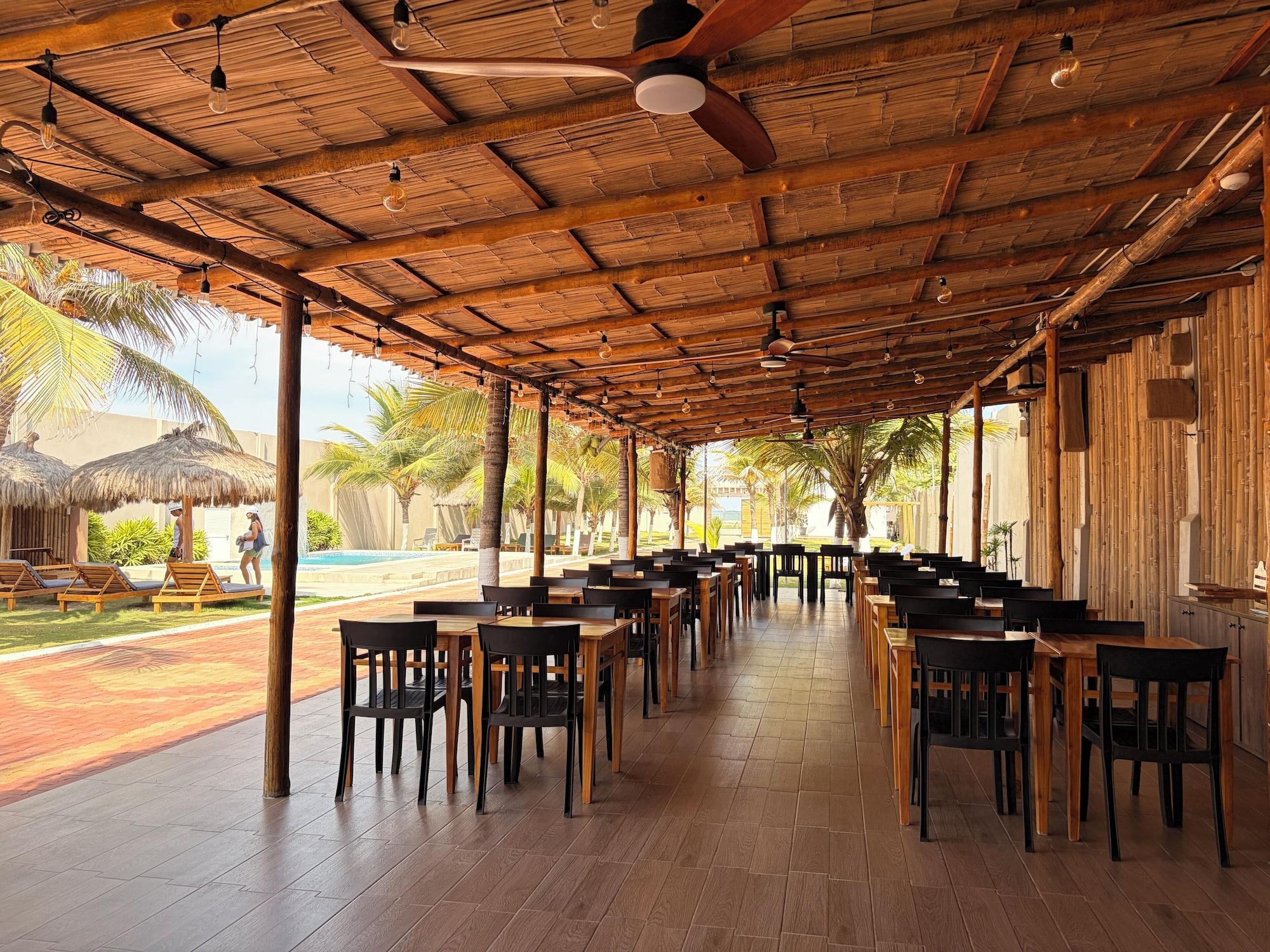 Restaurant La Mar Hotel Playas