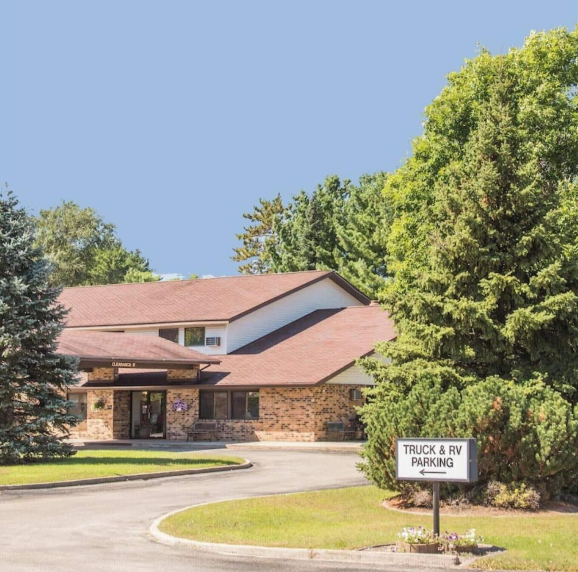 Varios Wautoma Inn by OYO Near Airport WI 73
