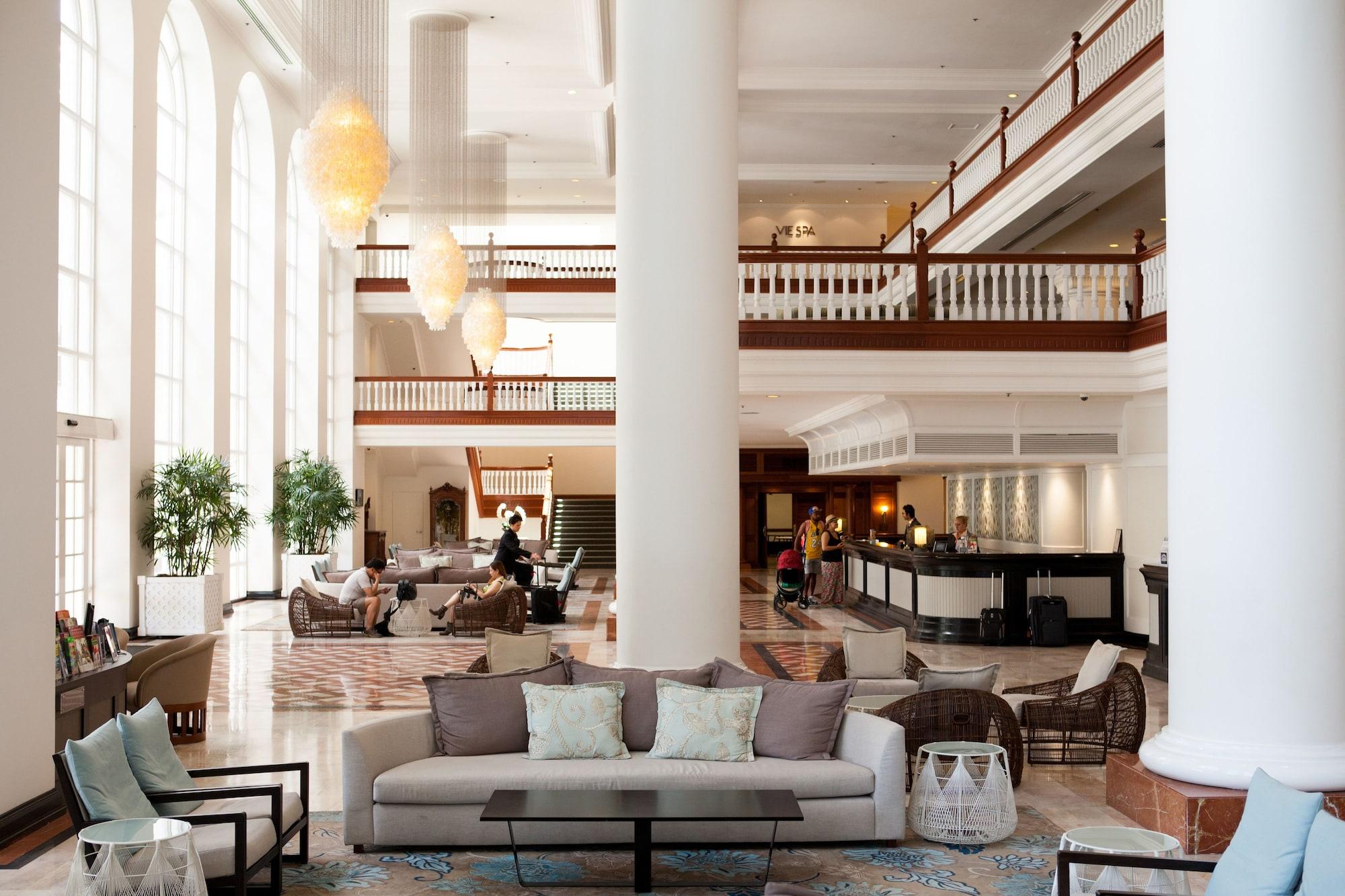 Vista Lobby Pullman Cairns International