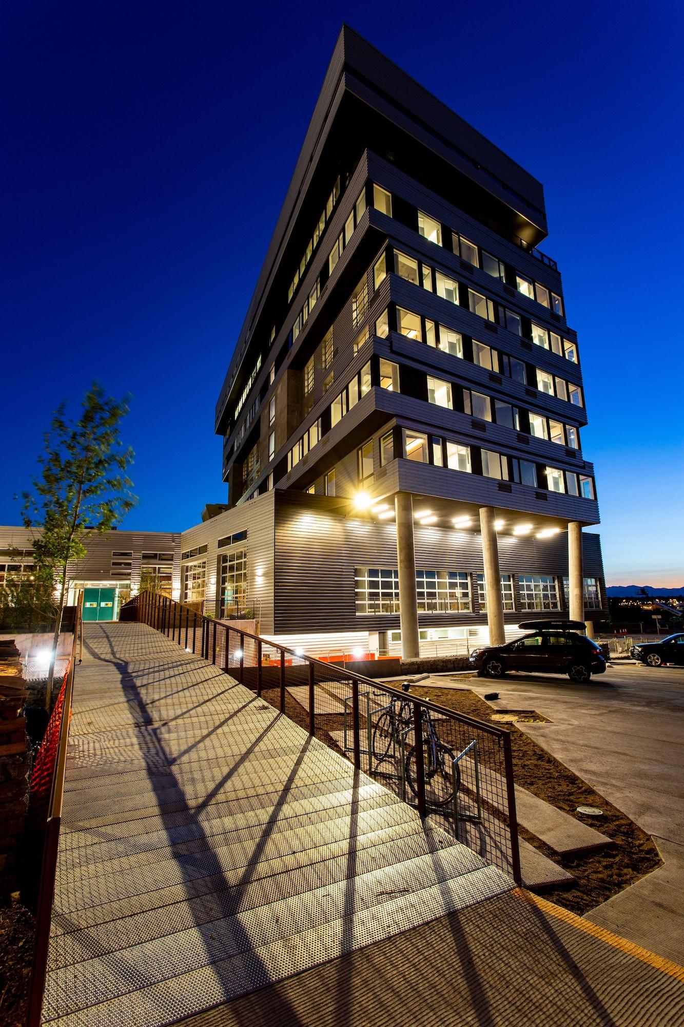 Vista Exterior The Source Hotel