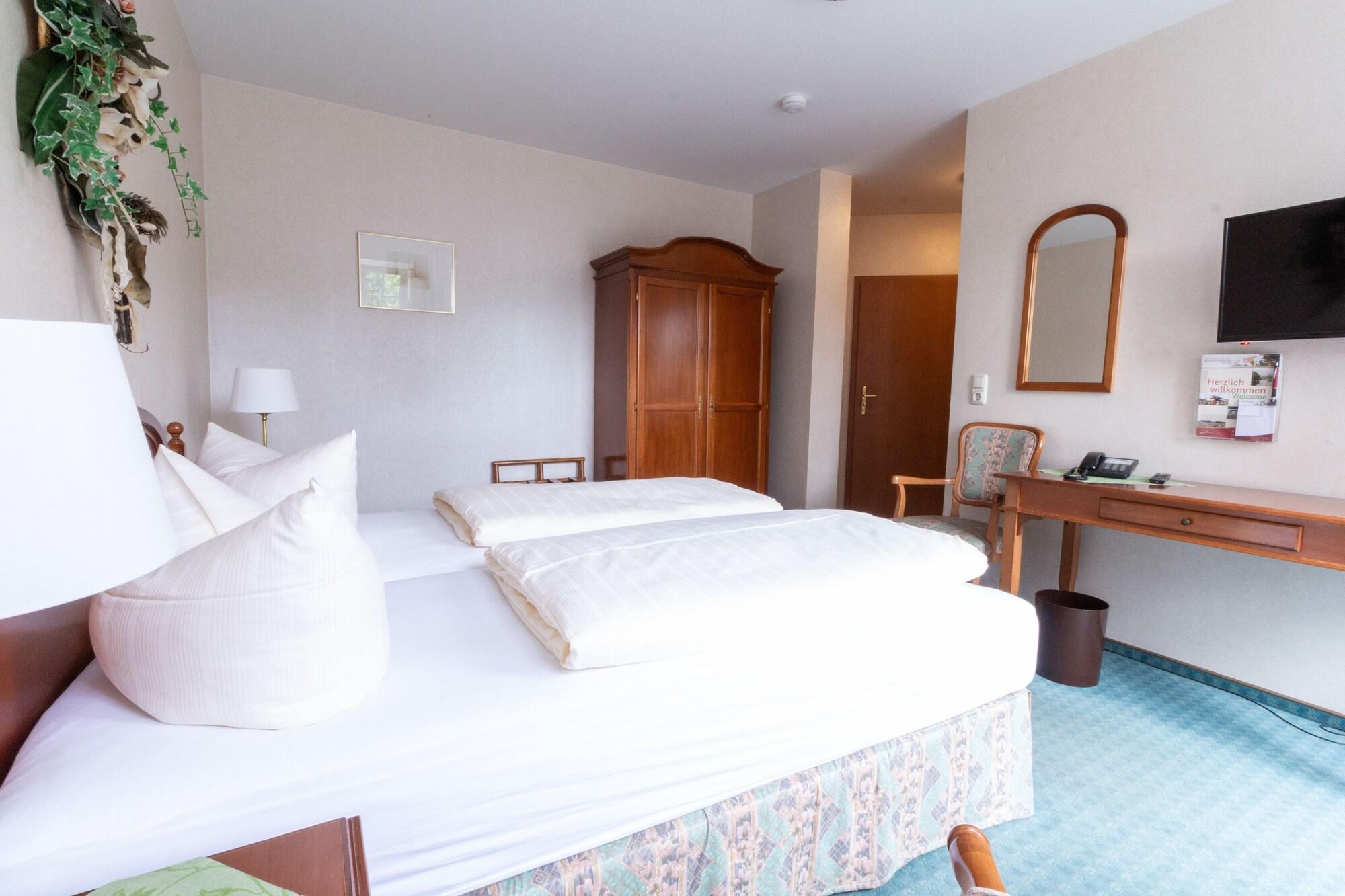 Varios Rohdenburg Hotel & Restaurant
