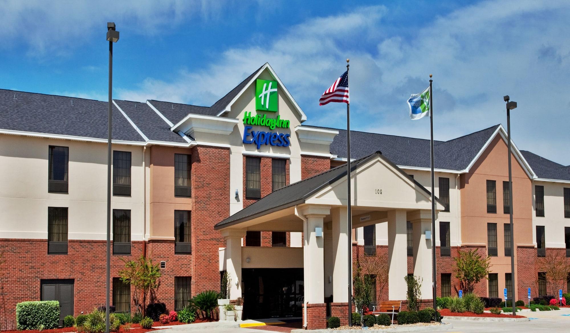 Vista Exterior Holiday Inn Express & Suites Sulphur (Lake Charles) by IHG