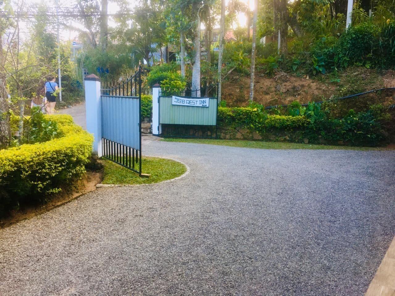 Vista Exterior 59B Rest Inn Ella