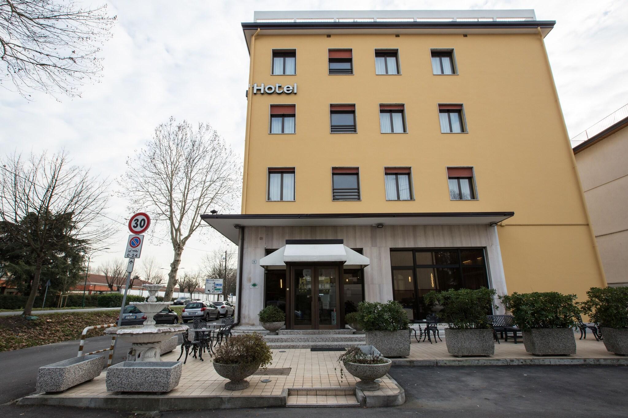 Vista Exterior Hotel Ariston