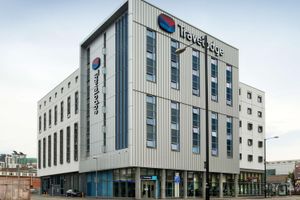 Alojamiento - Travelodge Manchester Central Arena