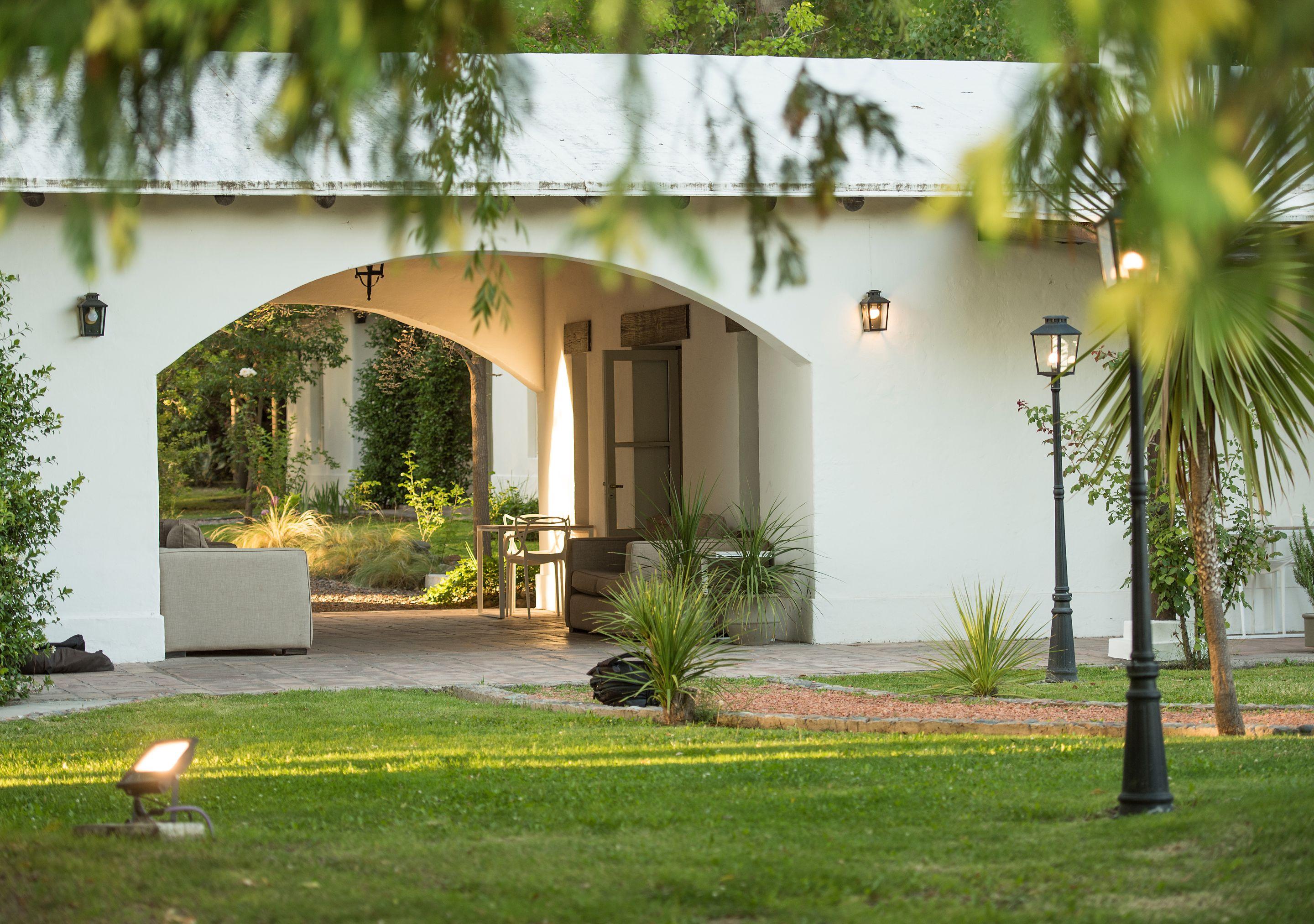 Vista Exterior Postales by DOT Boutique