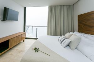 Alquiler Vacacional - ️NEW, MODERN 1-BD CONDO, WALK TO 5TH AVE & BEACH ️