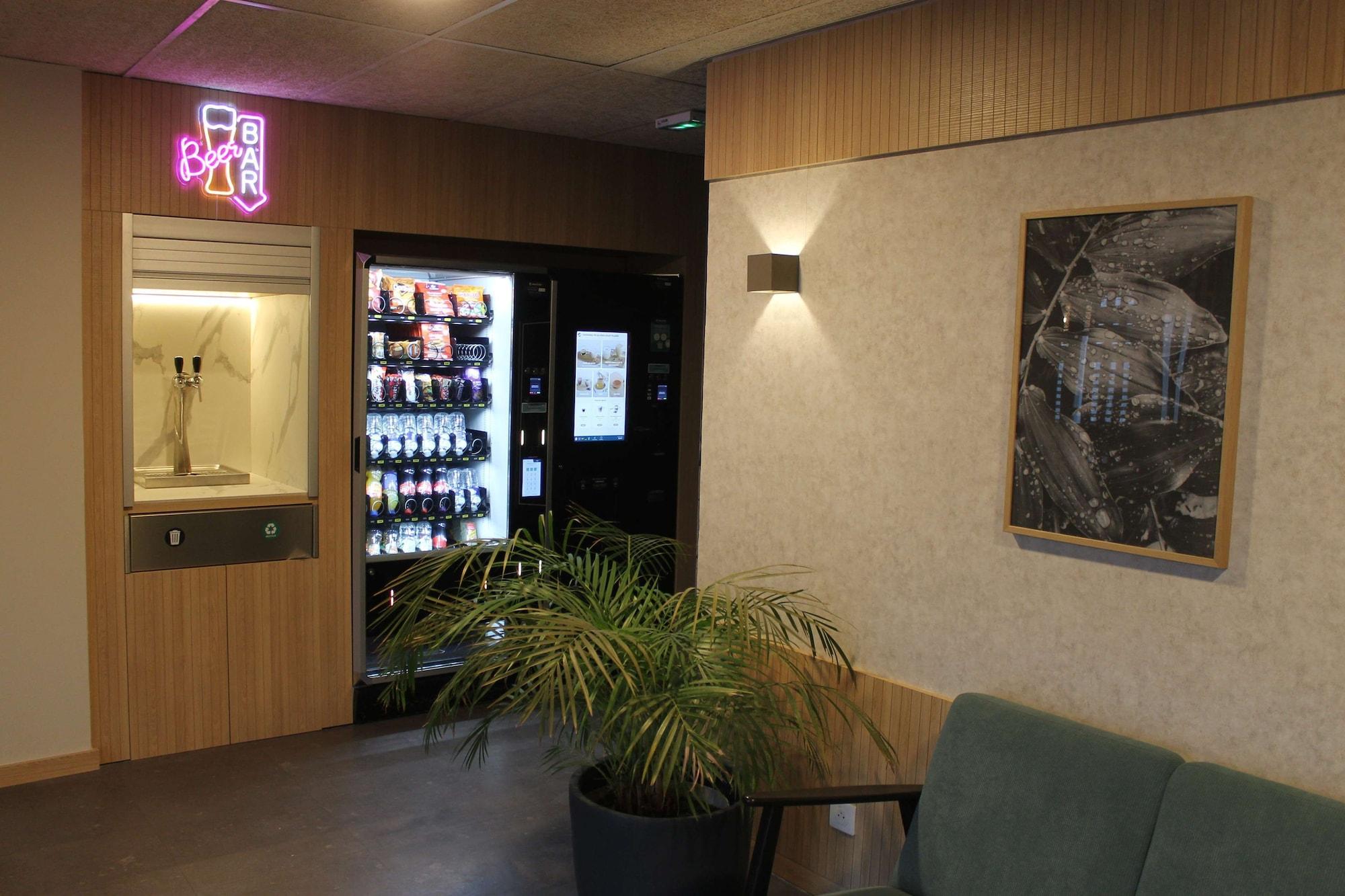 Bar/Salón Kyriad Anglet-Biarritz