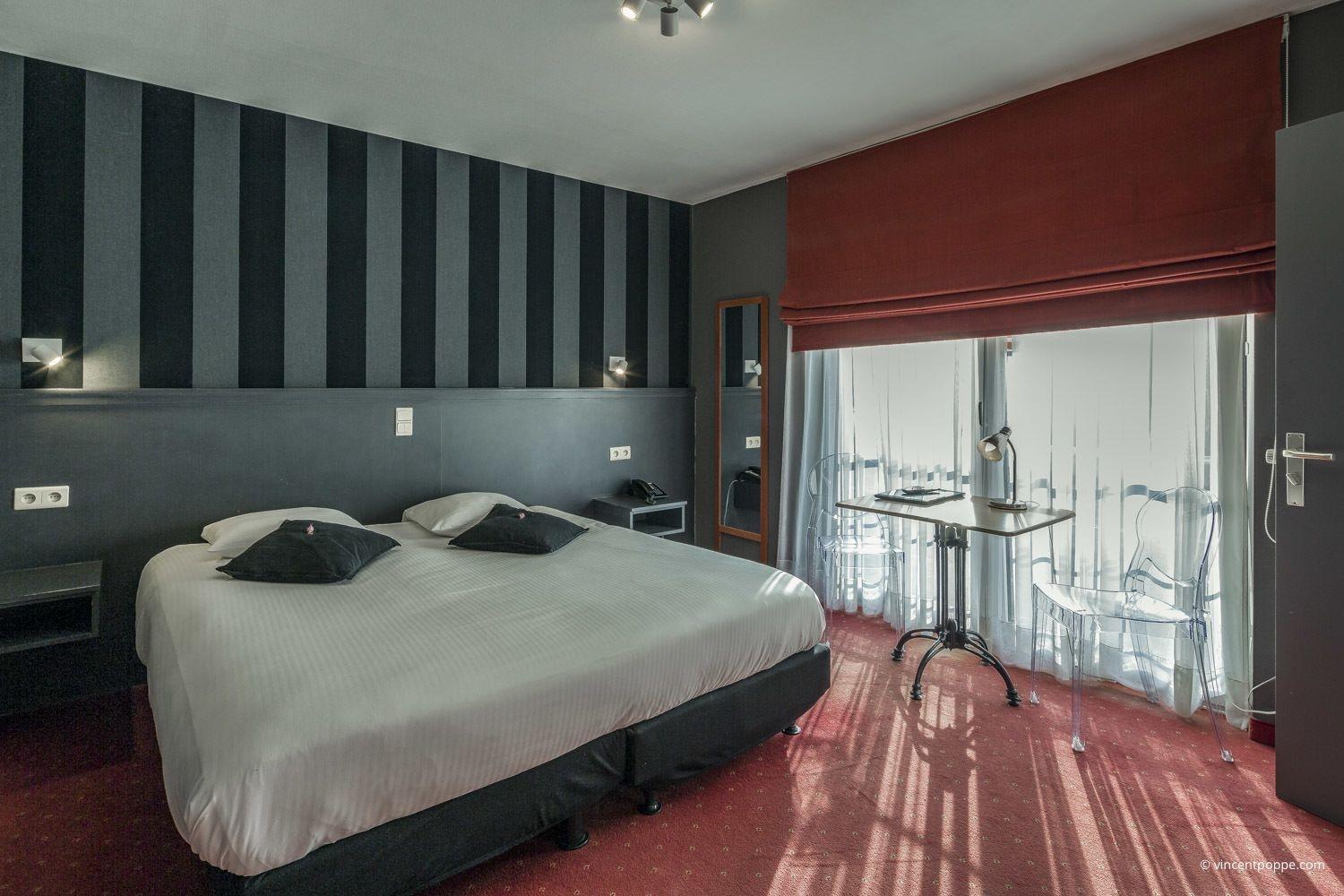 Varios New Hotel De Lives