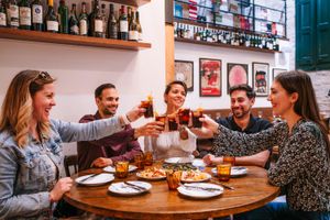 Actividad - Delicias de tapas en Sevilla, recorrido a pie y espectáculo flamenco