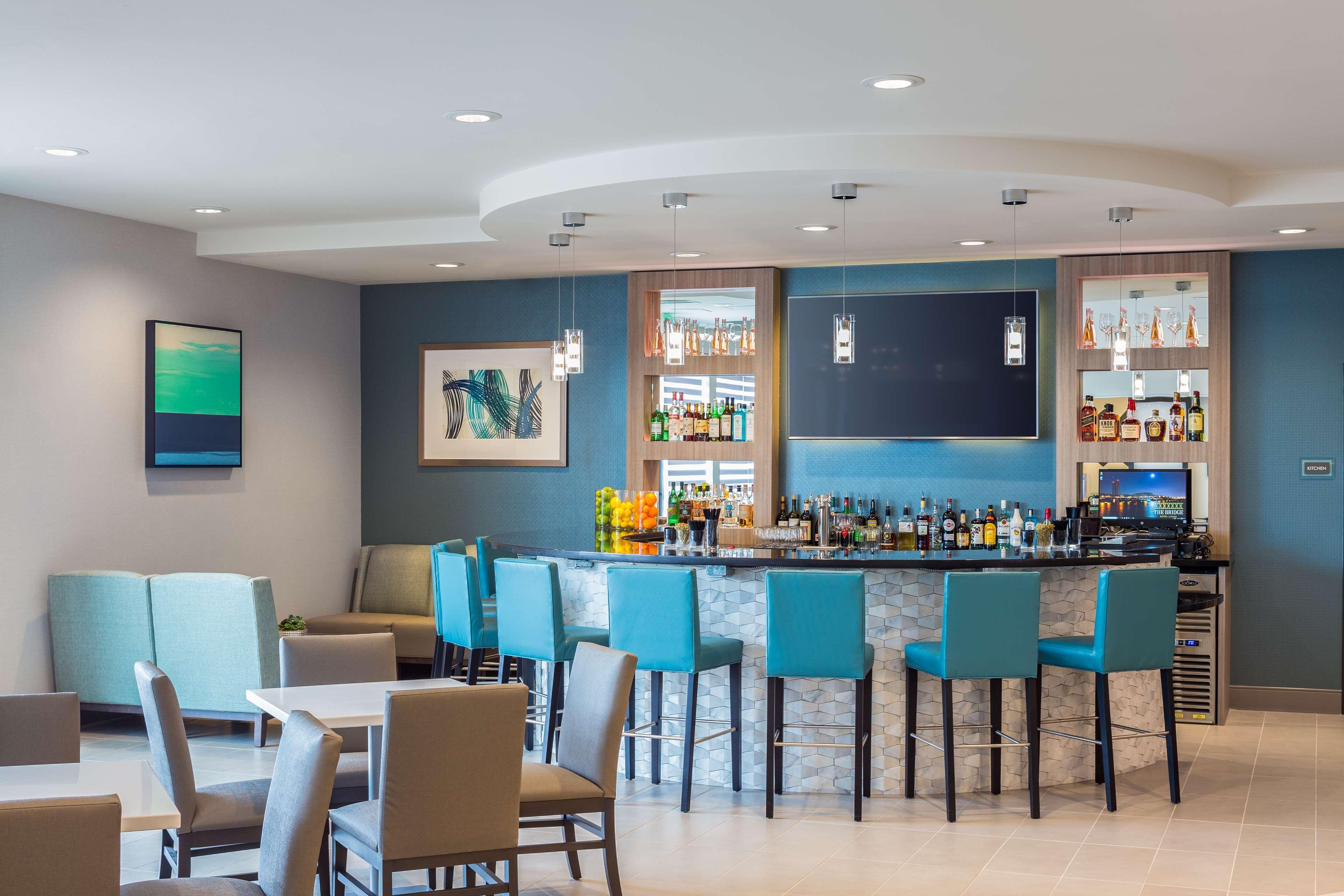 Bar/Salón Best Western Premier Hotel at Fisher's Landing