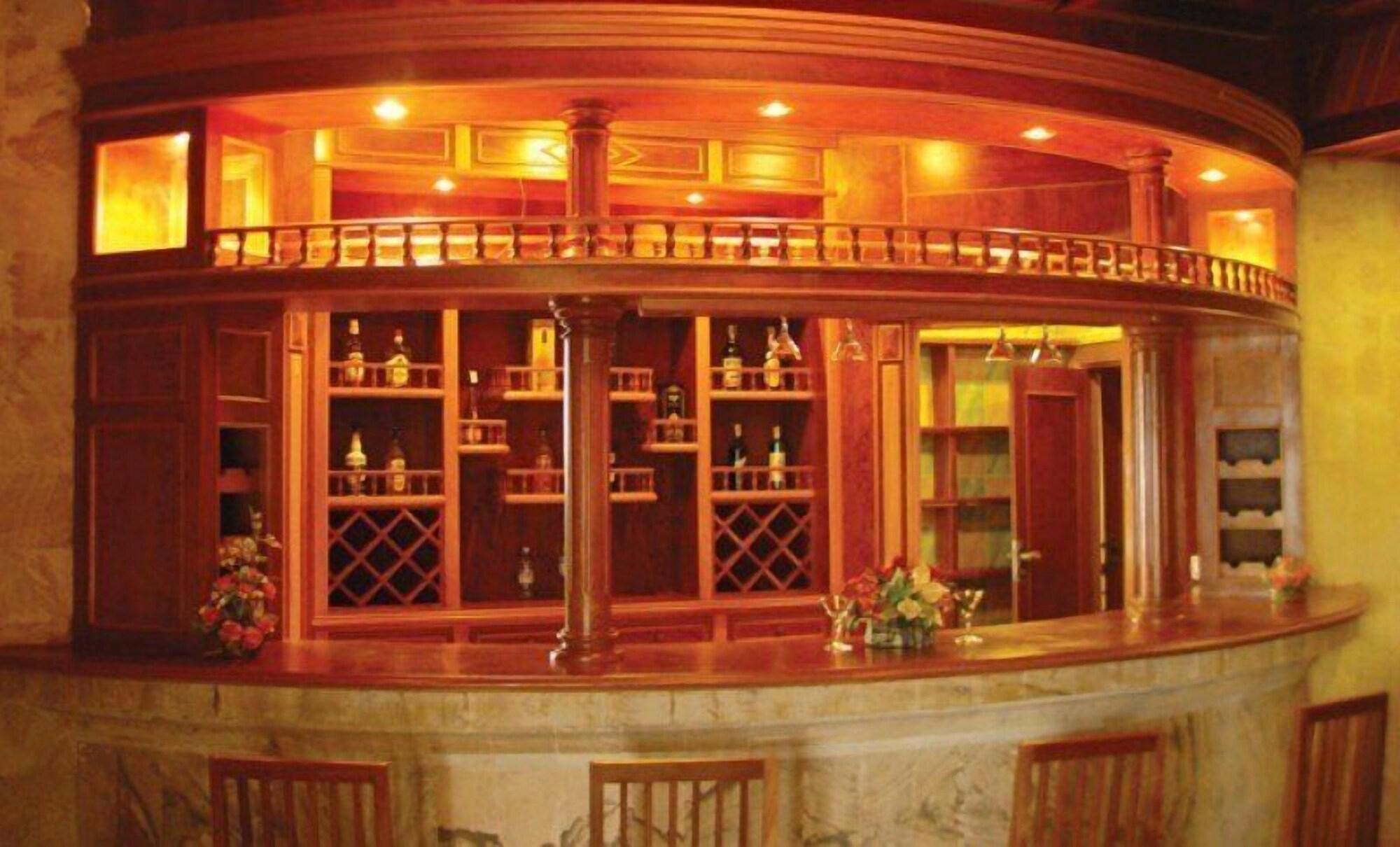 Bar/Salón Blue River Hotel
