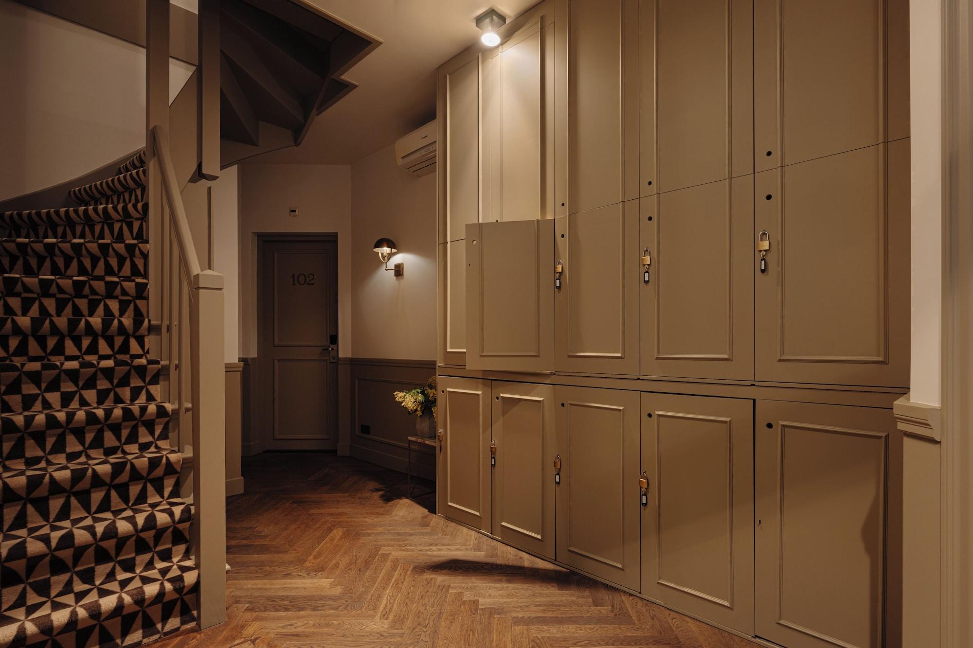 Vista Lobby Adam Downtown