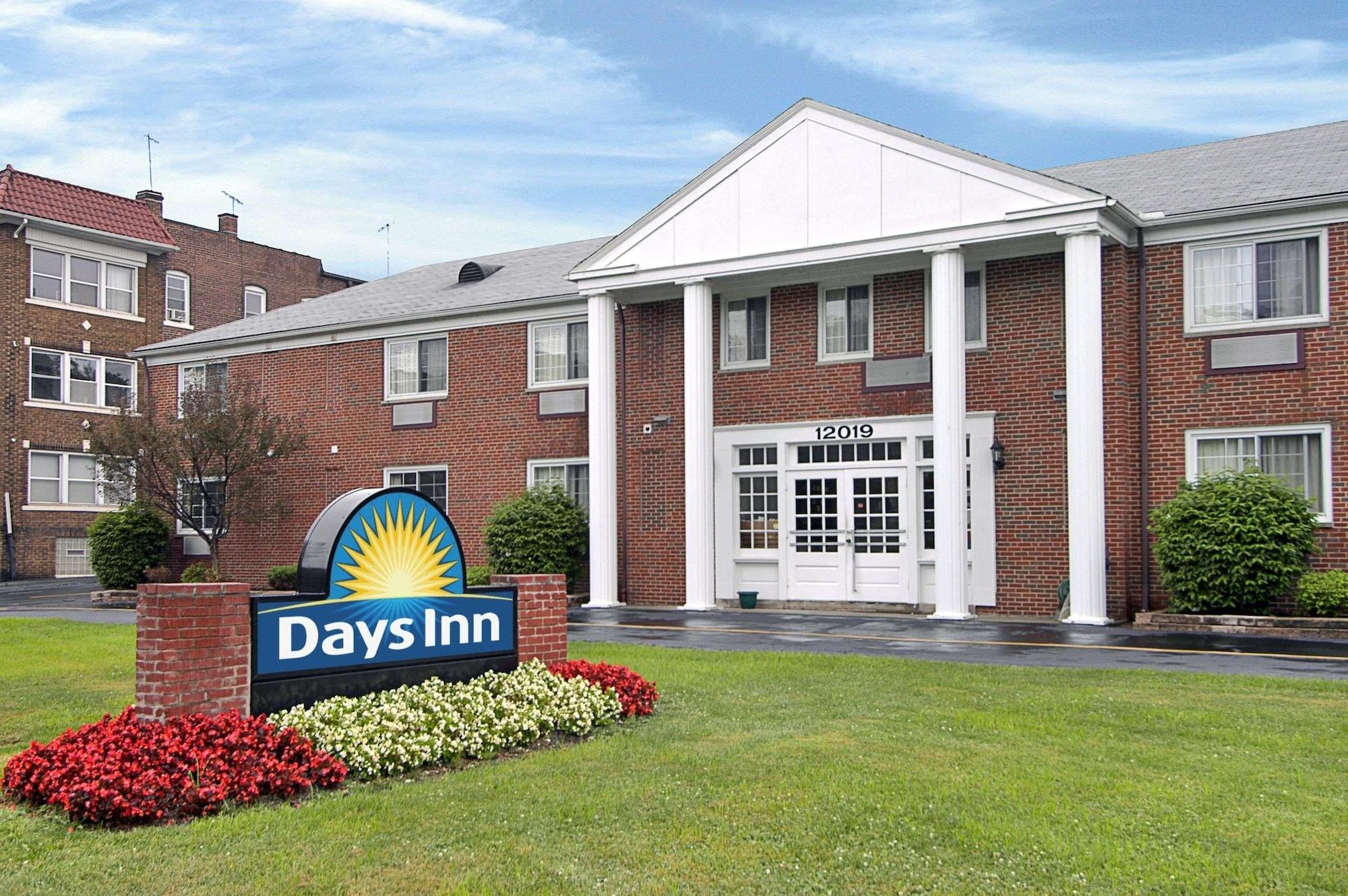 Varios Days Inn by Wyndham Cleveland Lakewood