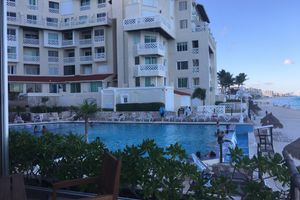 Hoteles de Lujo Cerca de Playa Delfines Todo Incluido