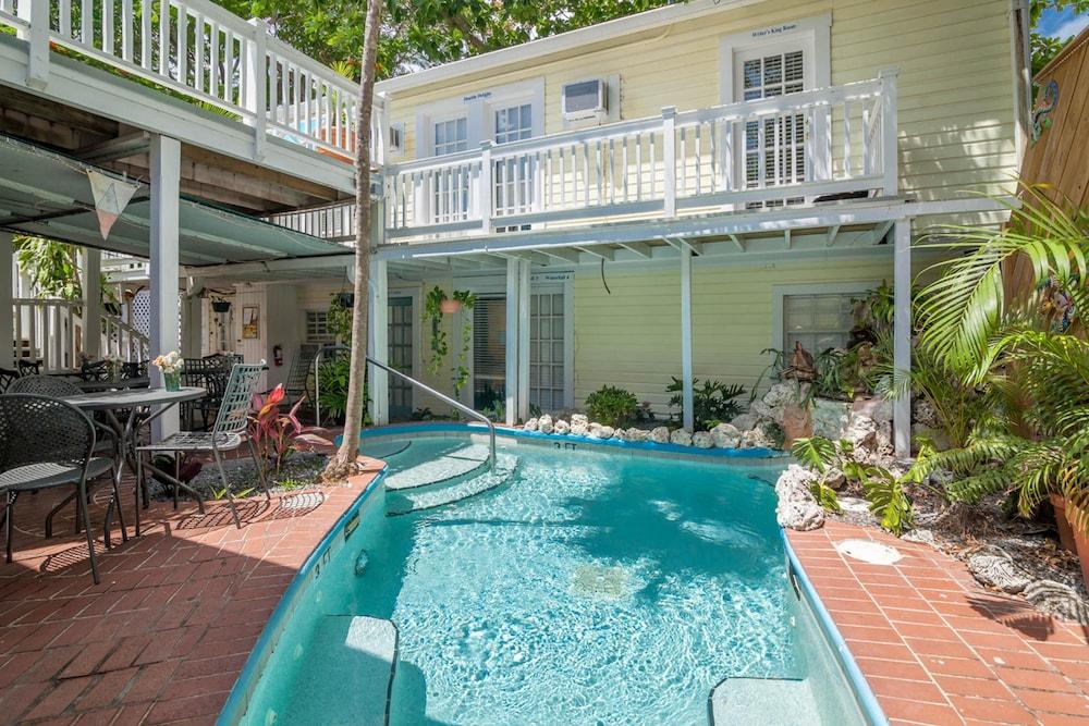 Vista da piscina Garden House by Key West Vacation Rentals