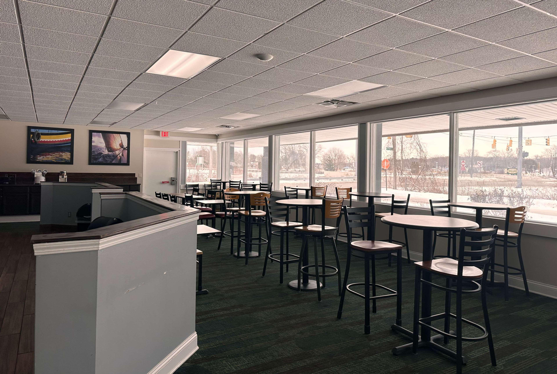 Restaurant Days Inn & Suites by Wyndham Norton Shores/Muskegon