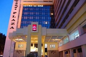 Alojamiento - Le Grande Plaza Hotel