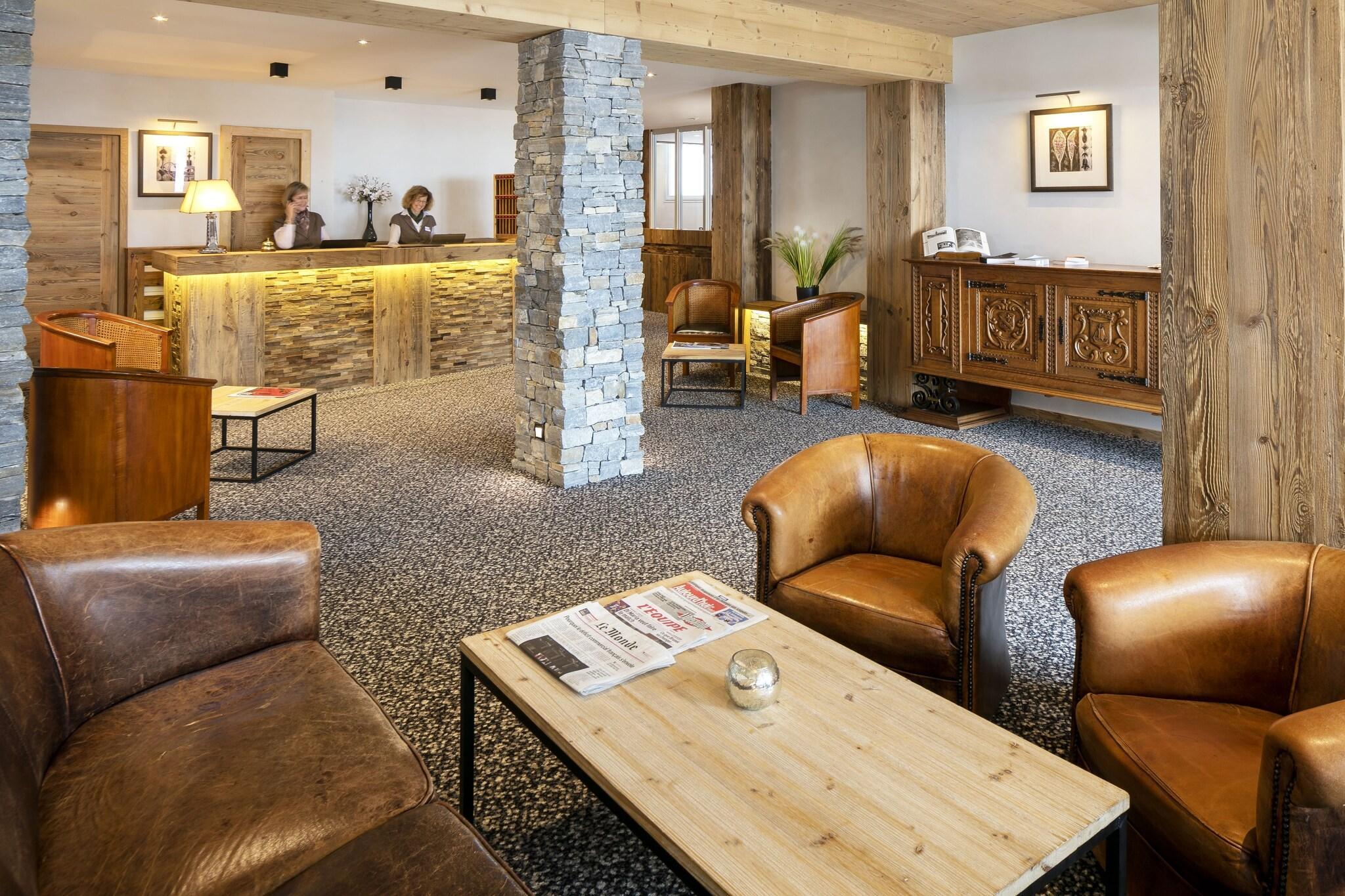 Vista Lobby Hotel Carlina