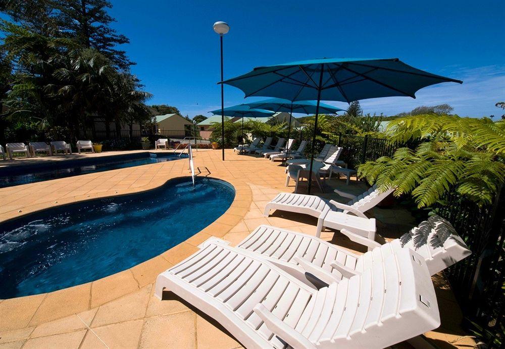 Vista Piscina Governor's Lodge Resort Hotel