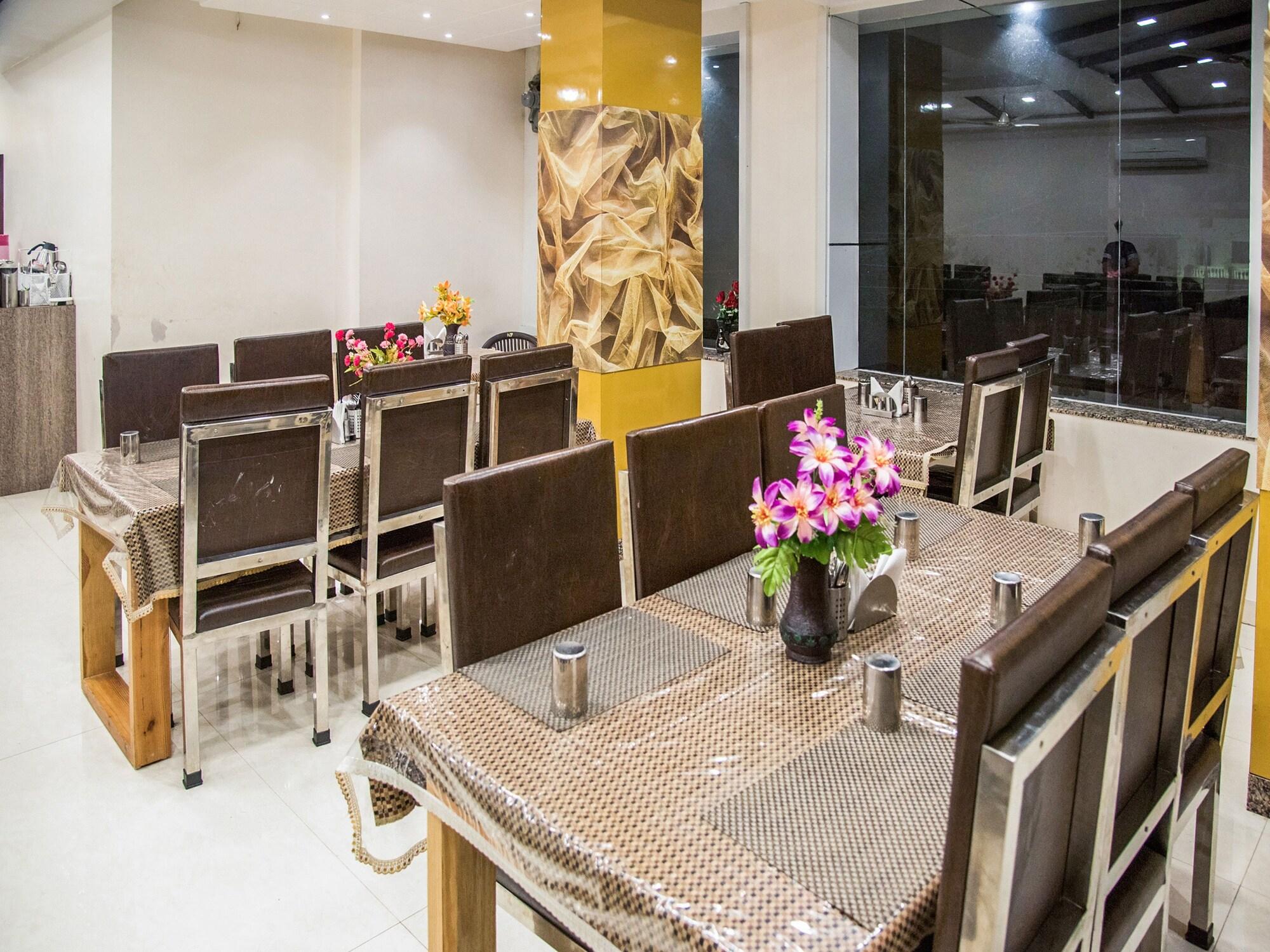 Restaurant OYO 24952 Laxmi Jodhpur Hotel