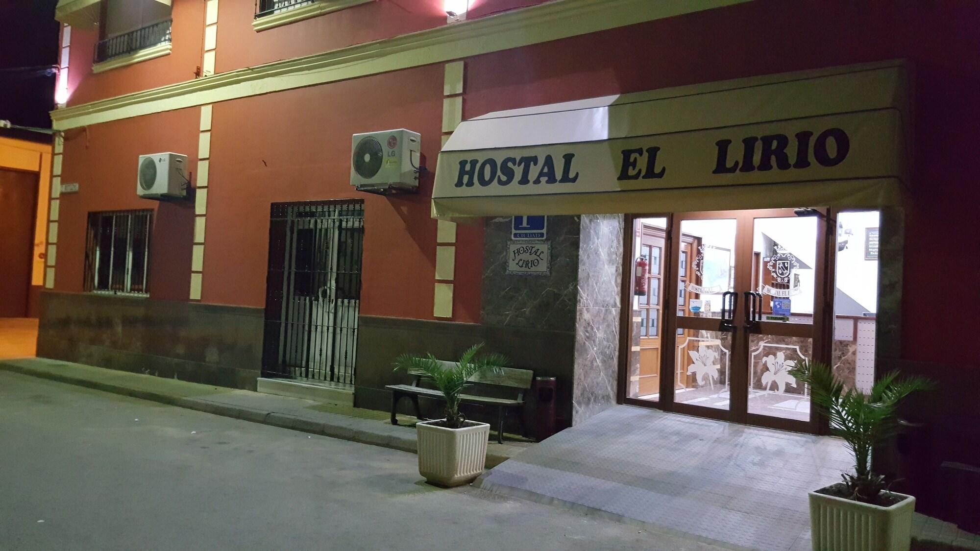 Vista Exterior Hostal Restaurante el Lirio